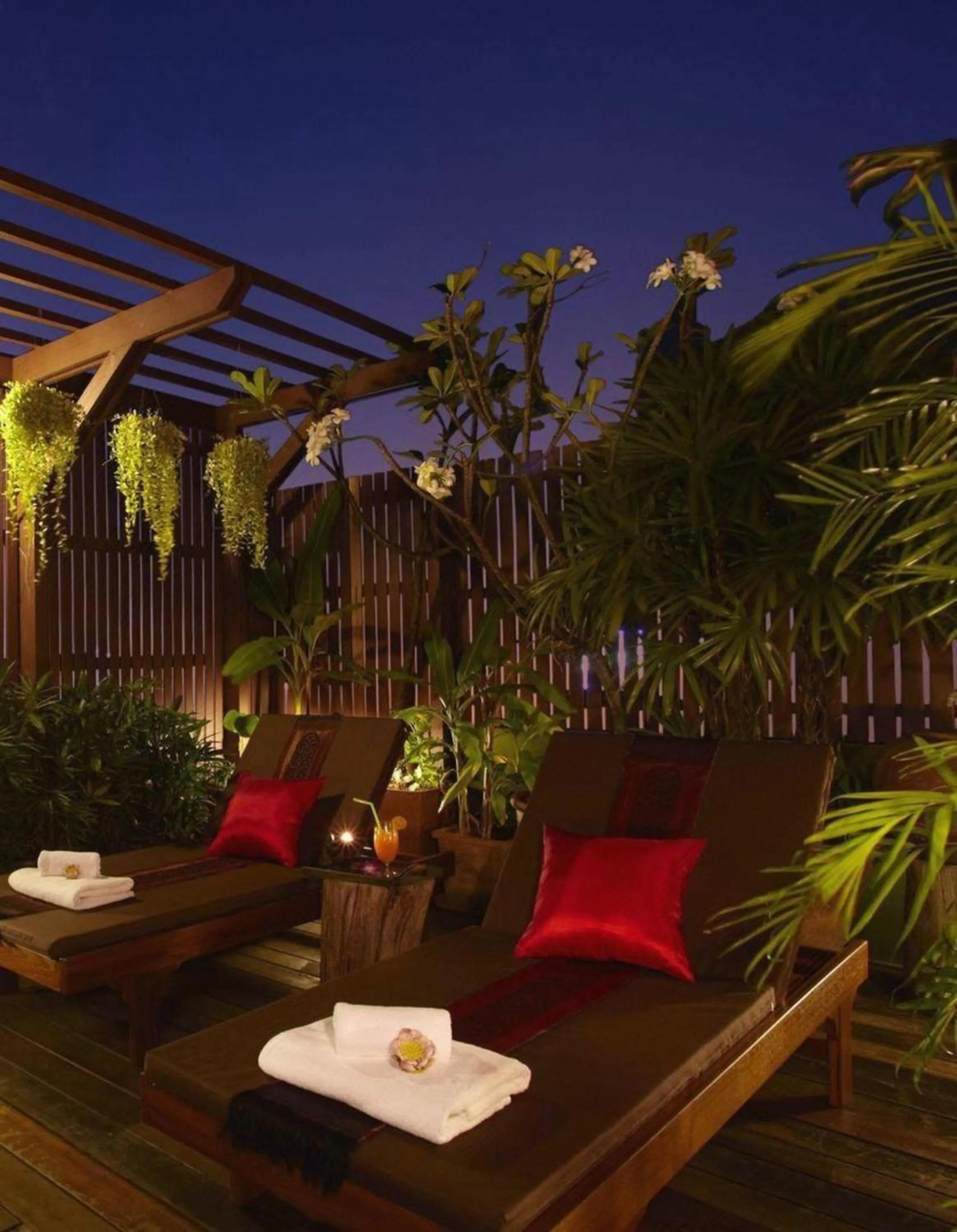 Garden view in Pannee Lodge Khaosan - SHA Plus