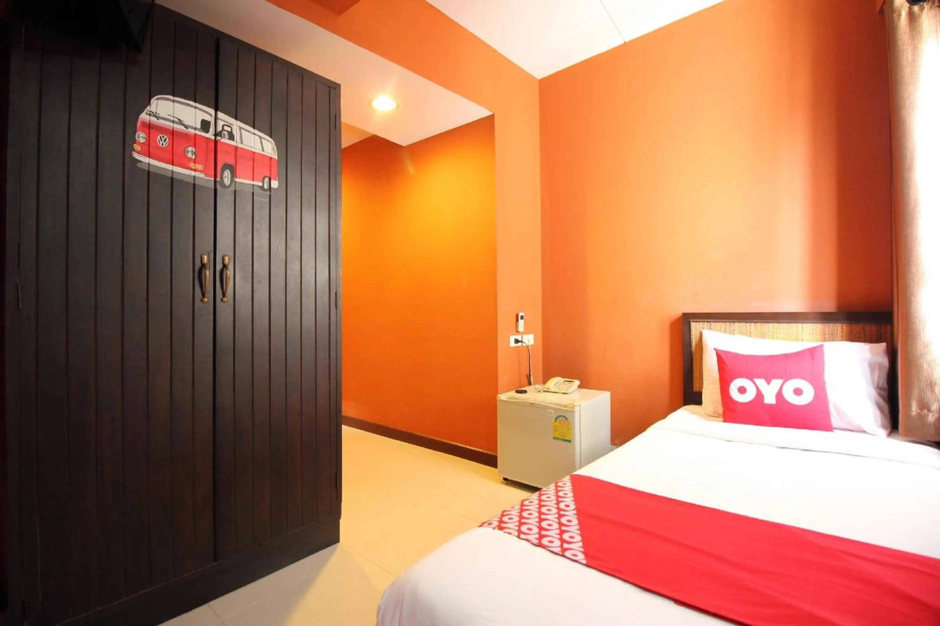 Bedroom, Bed in Pannee Lodge Khaosan - SHA Plus