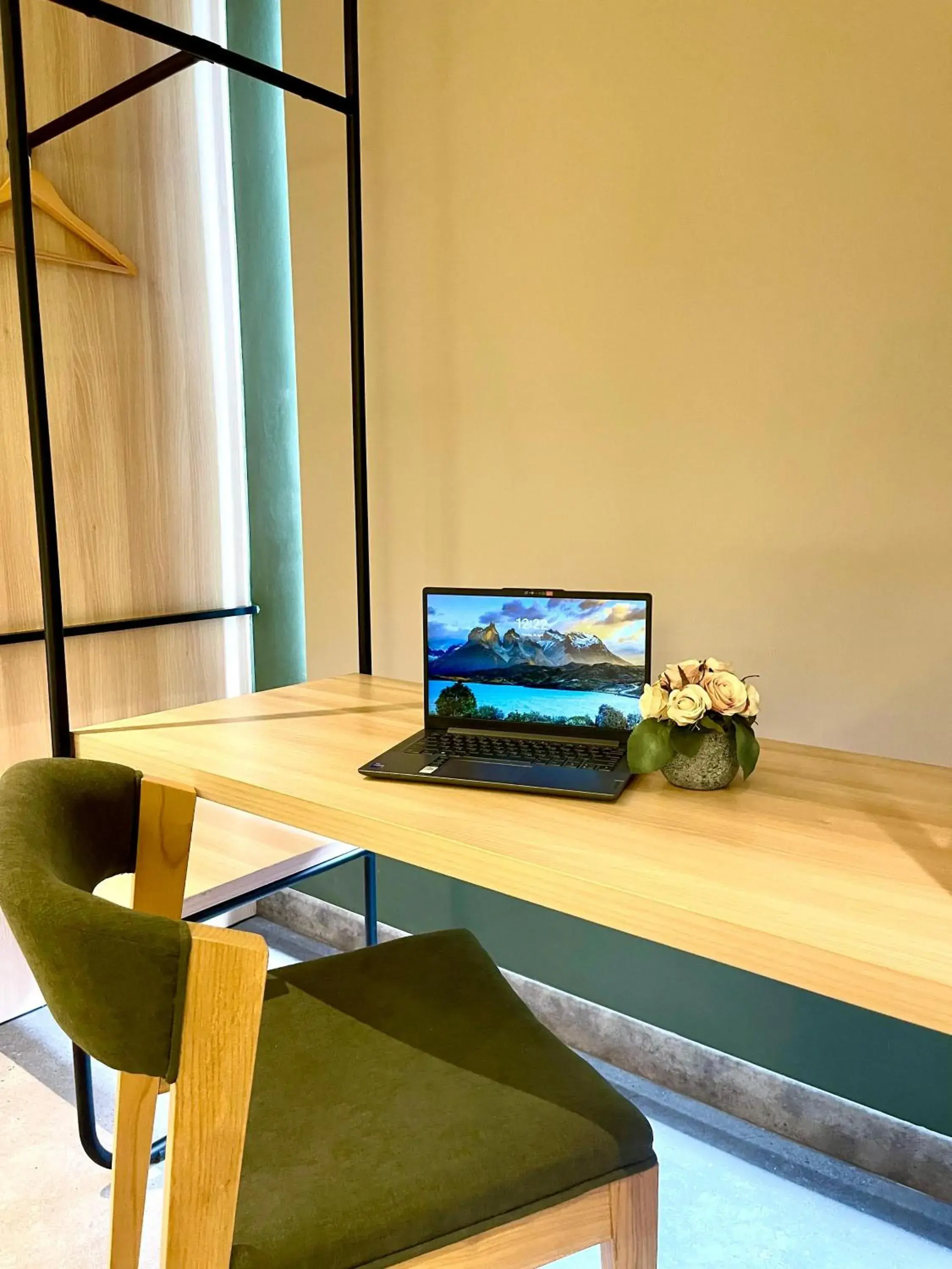 Standard Twin Room in ATOOI Hotel Alam Sutera Standard Twin Room in ATOOI Hotel Alam Sutera