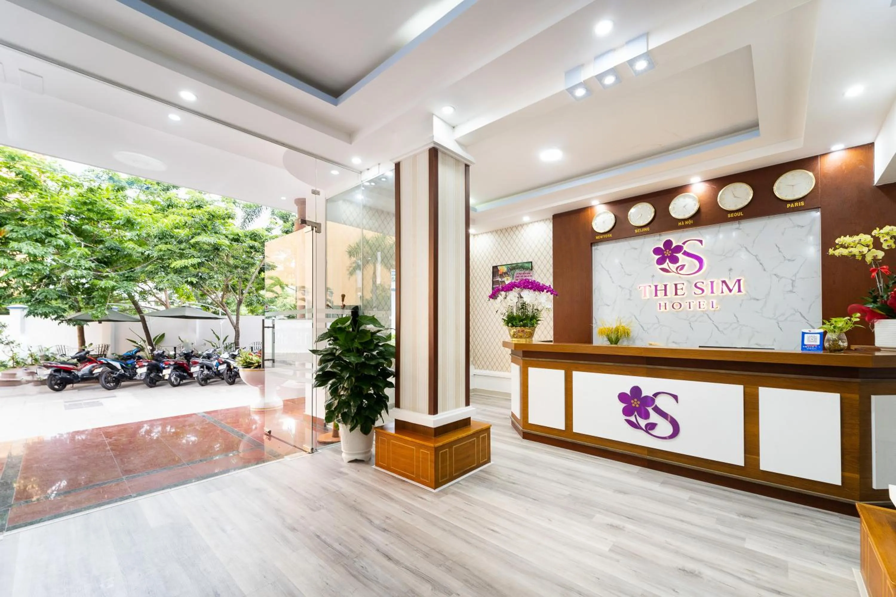 Communal lounge/ TV room in The Sim Hotel Vung Tau