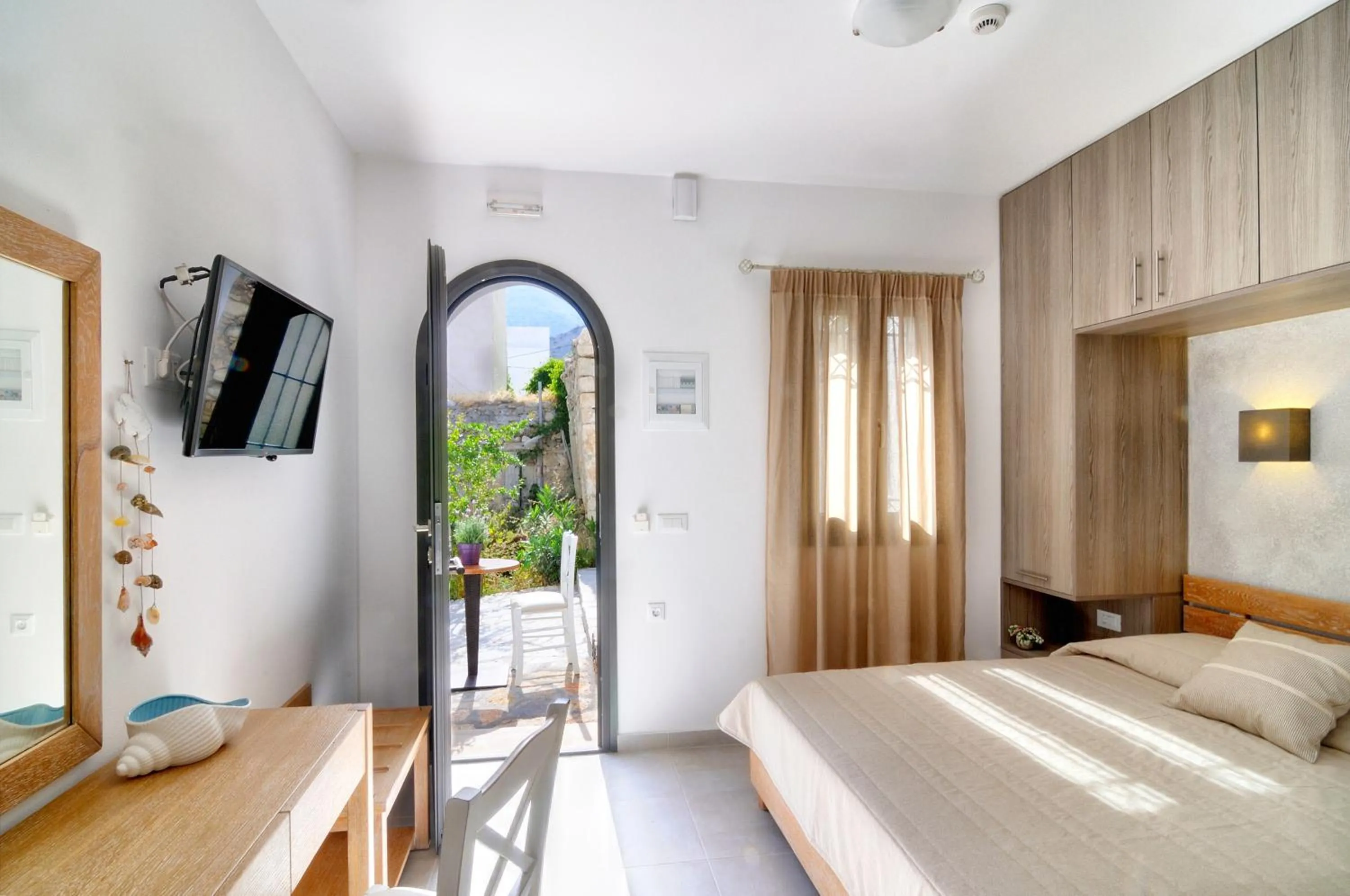 Bed in Myrtos Mare Suites