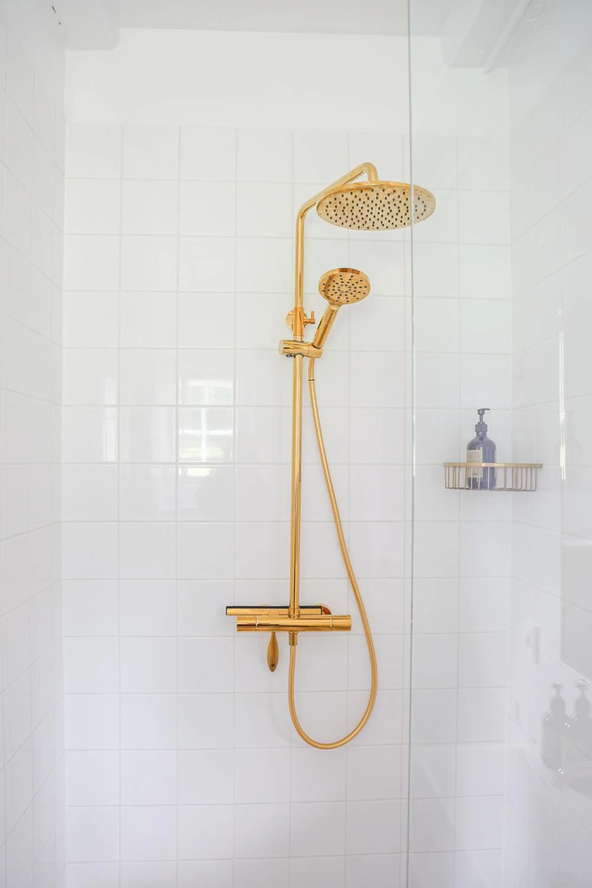 Shower in Lundsgaard Gods Badehotel