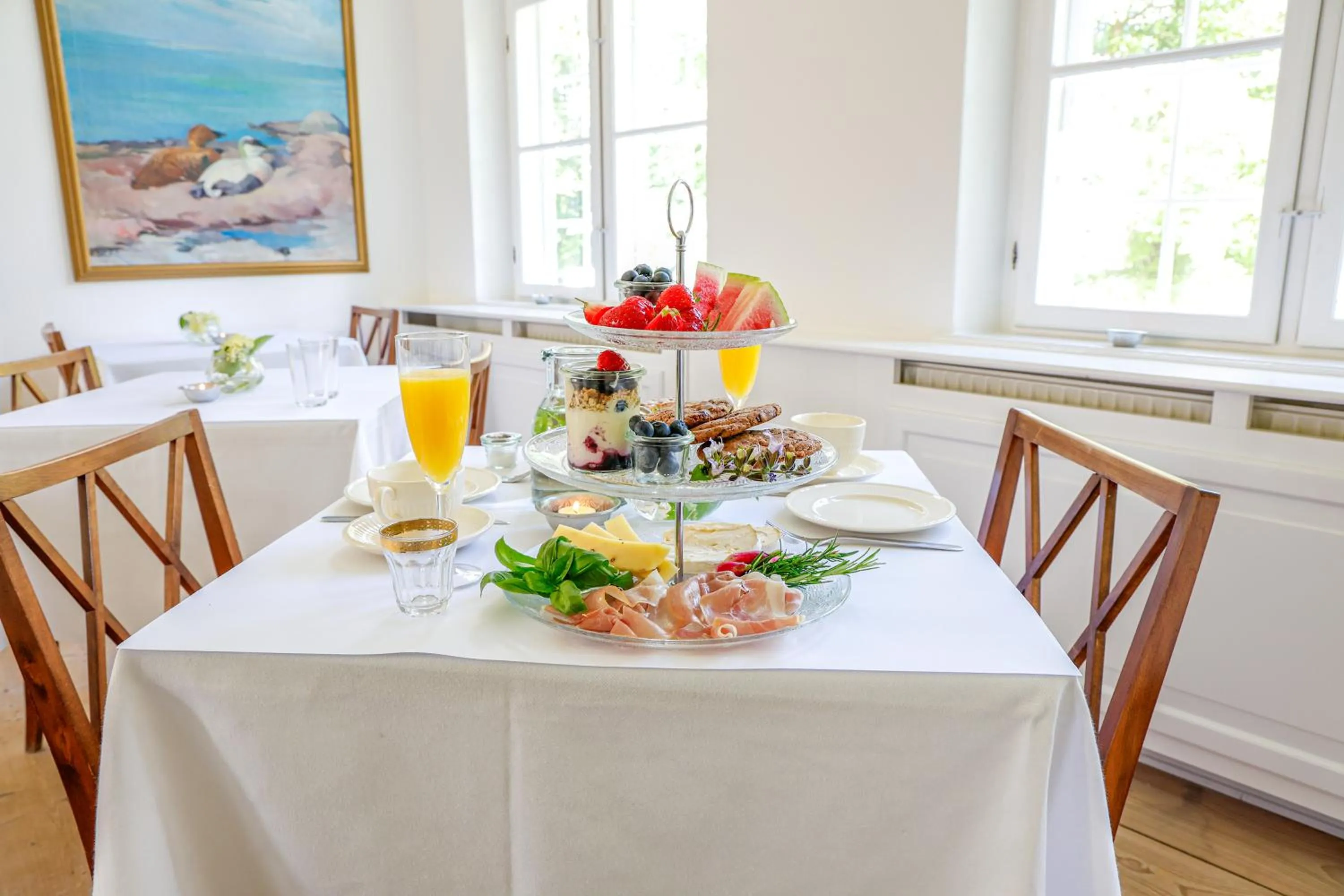 Buffet breakfast in Lundsgaard Gods Badehotel