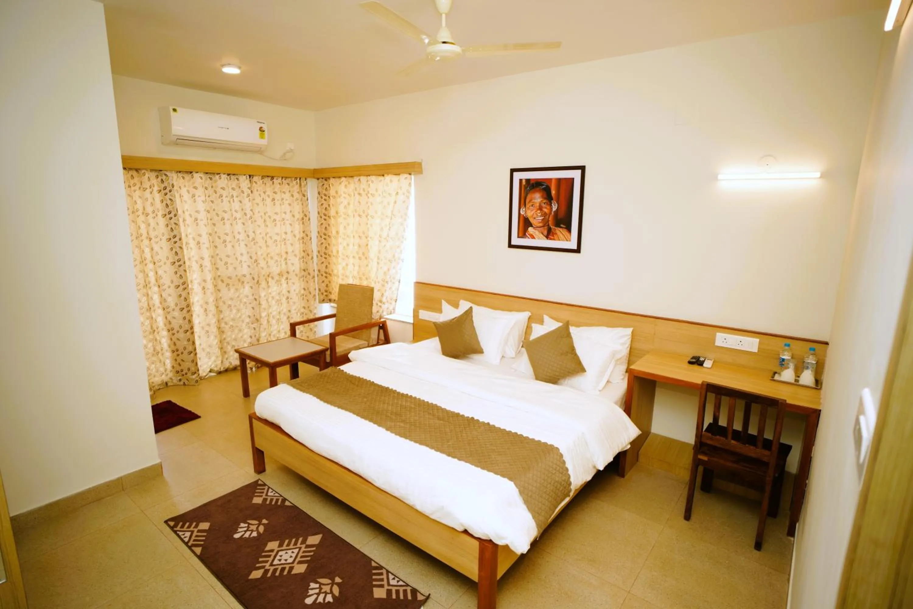 Deluxe King Room in Kaibalya Bliss