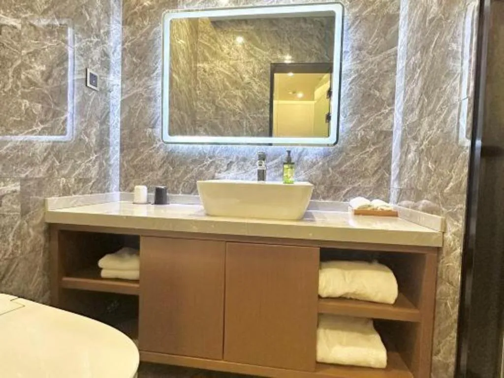 Hongqiao Pujue International Zhongshan Park Metro Station