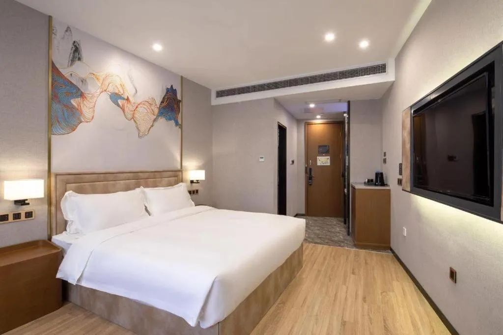 Bed in Hongqiao Pujue International Zhongshan Park Metro Station