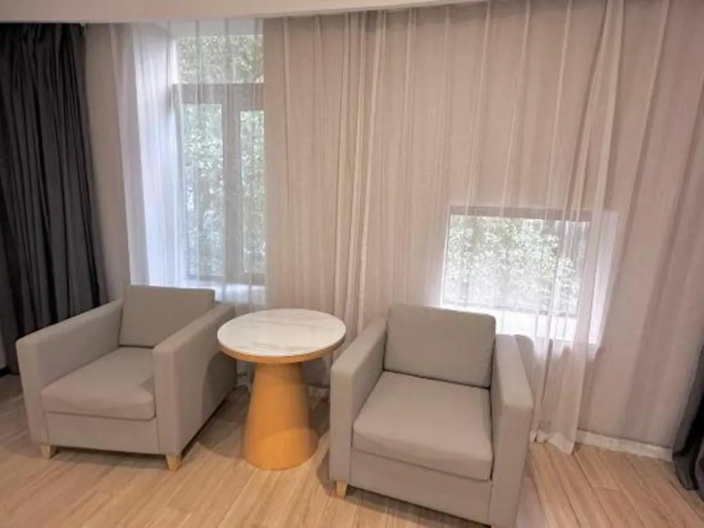 Hongqiao Pujue International Zhongshan Park Metro Station