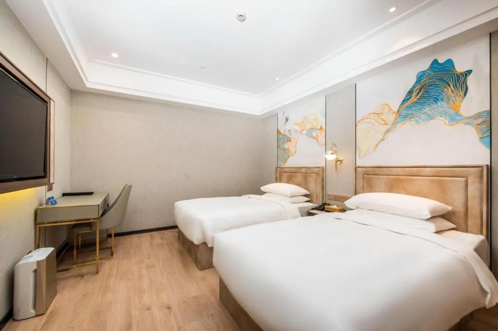 Bed in Hongqiao Pujue International Zhongshan Park Metro Station