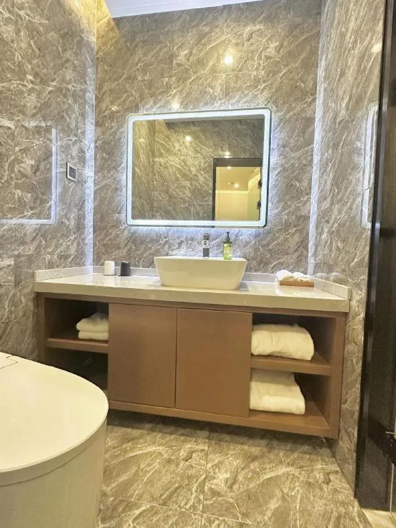 Hongqiao Pujue International Zhongshan Park Metro Station