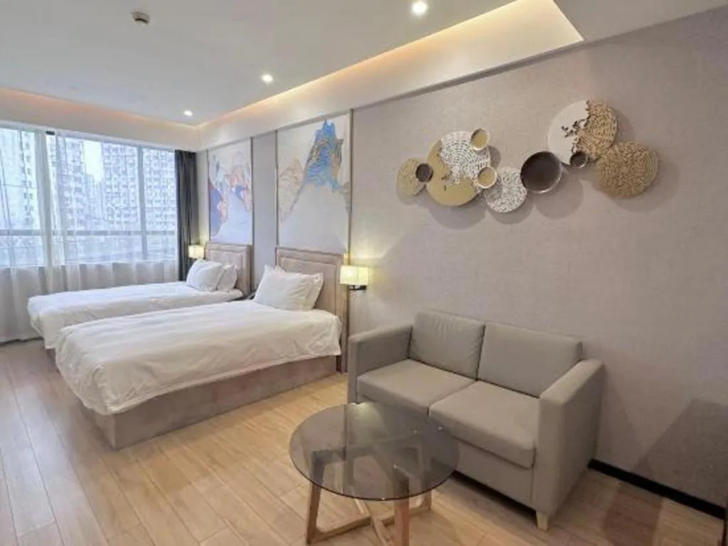 Bed in Hongqiao Pujue International Zhongshan Park Metro Station