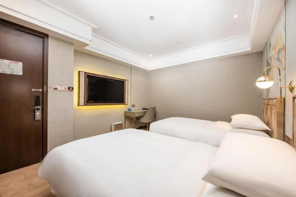 Bed in Hongqiao Pujue International Zhongshan Park Metro Station