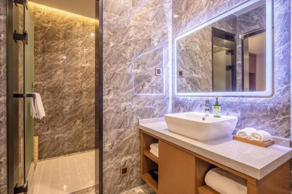 Hongqiao Pujue International Zhongshan Park Metro Station