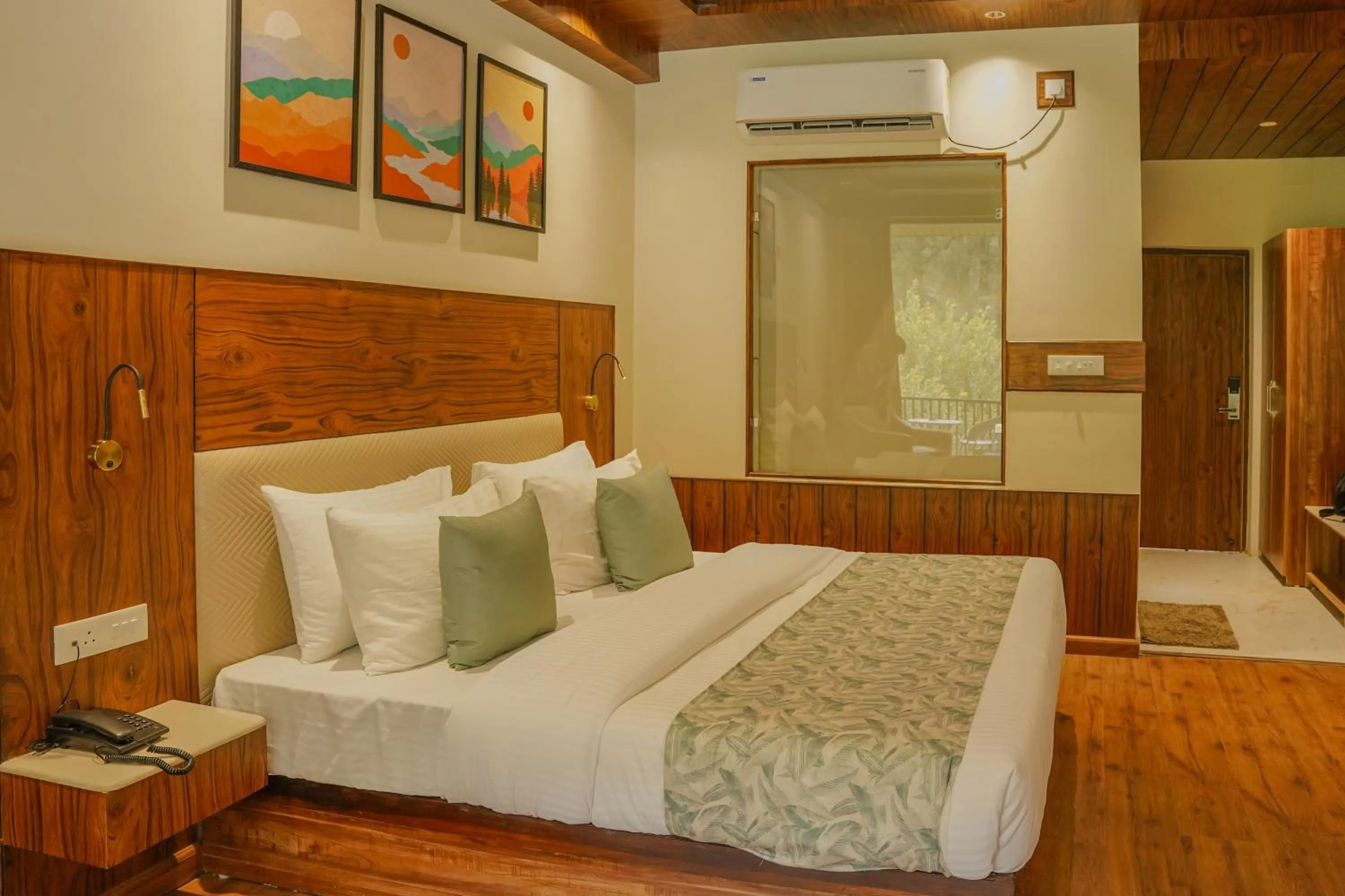 Bed in North Deodar Resort, Kasol