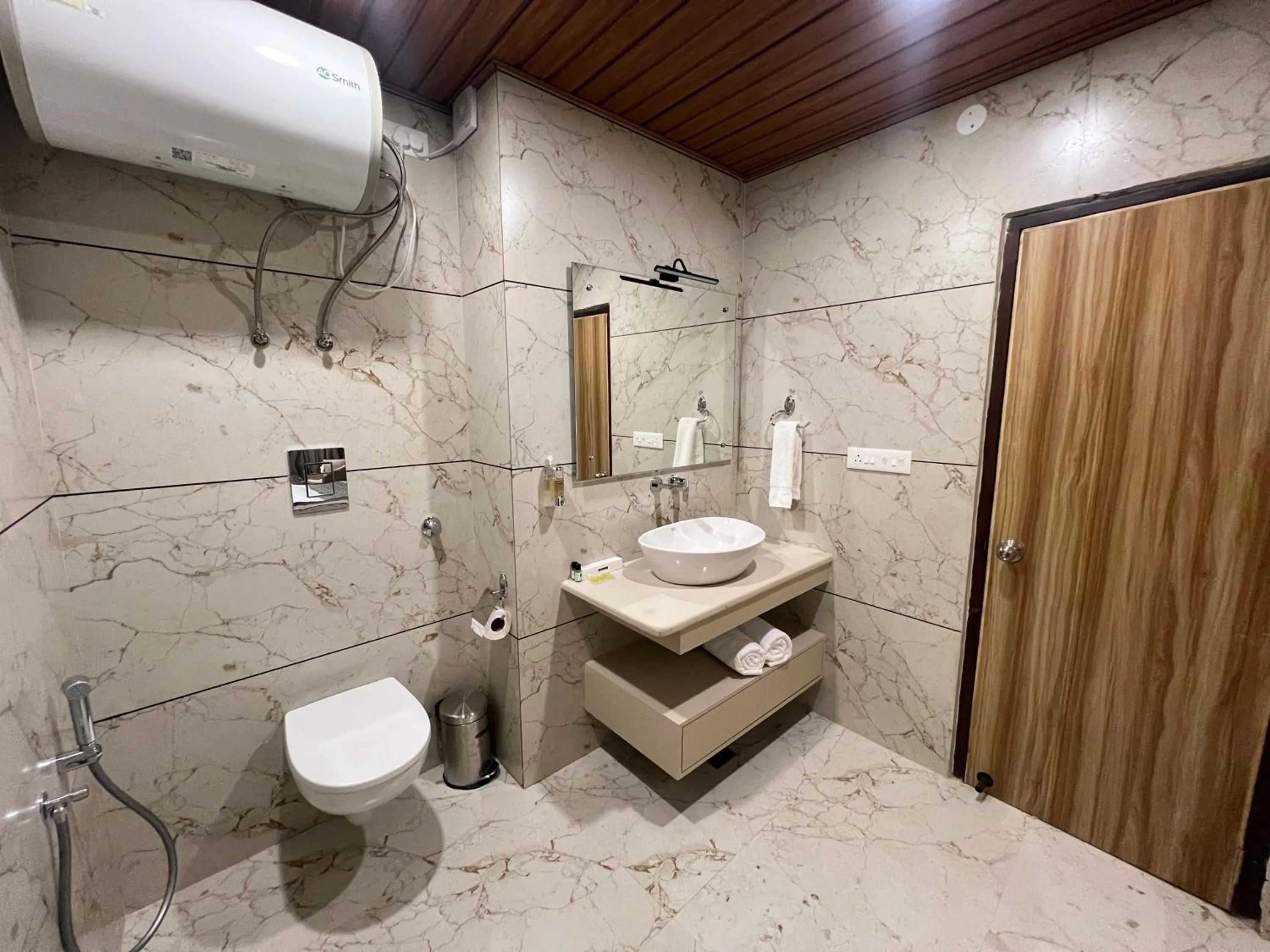 Shower in North Deodar Resort, Kasol