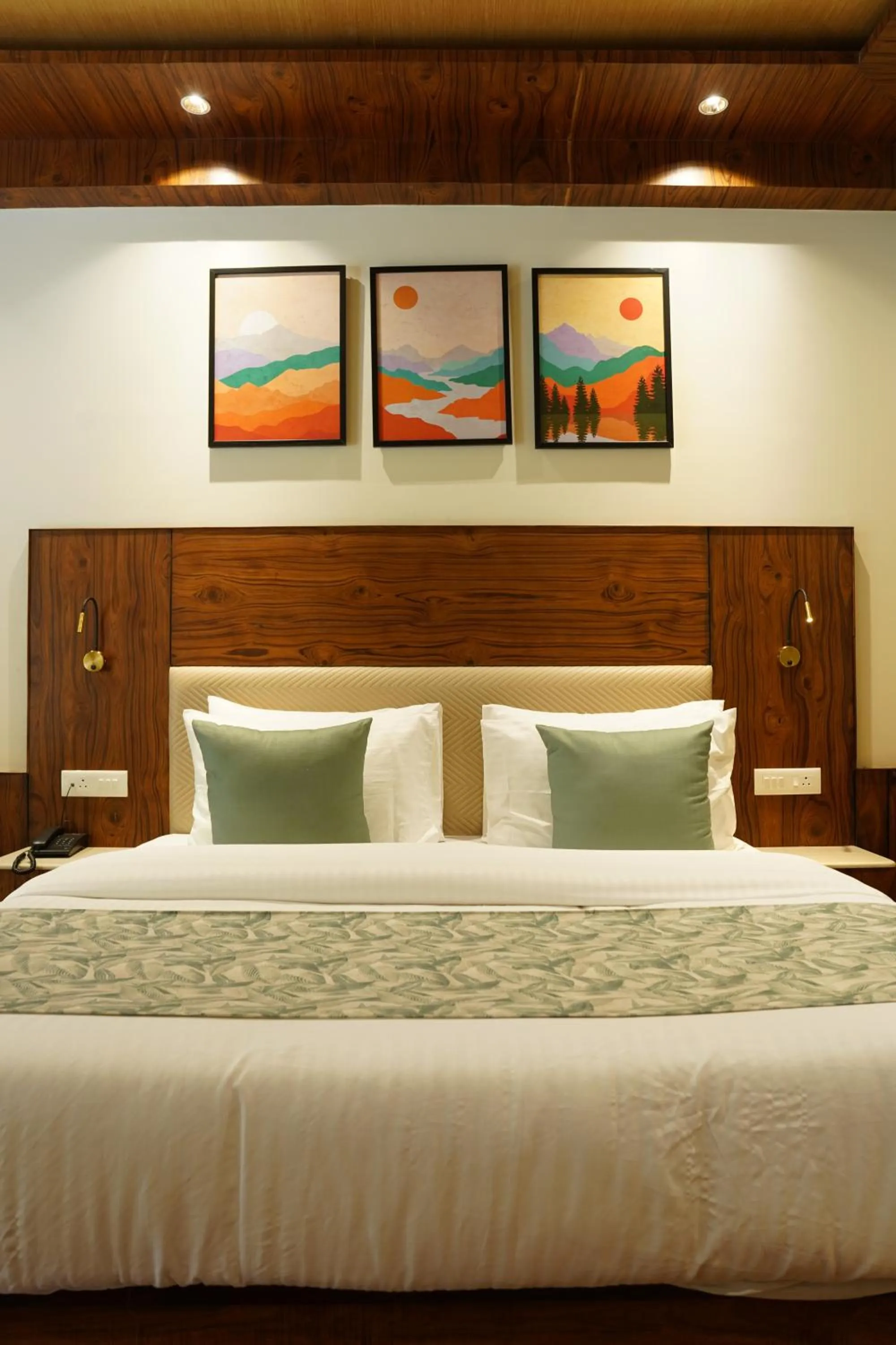 Bed in North Deodar Resort, Kasol
