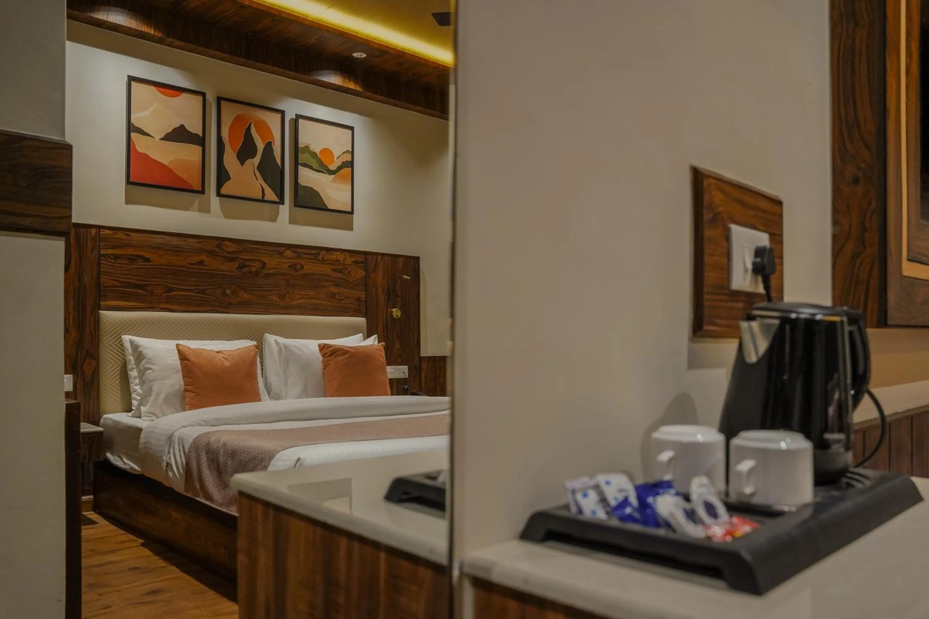 Coffee/tea facilities, Bed in North Deodar Resort, Kasol