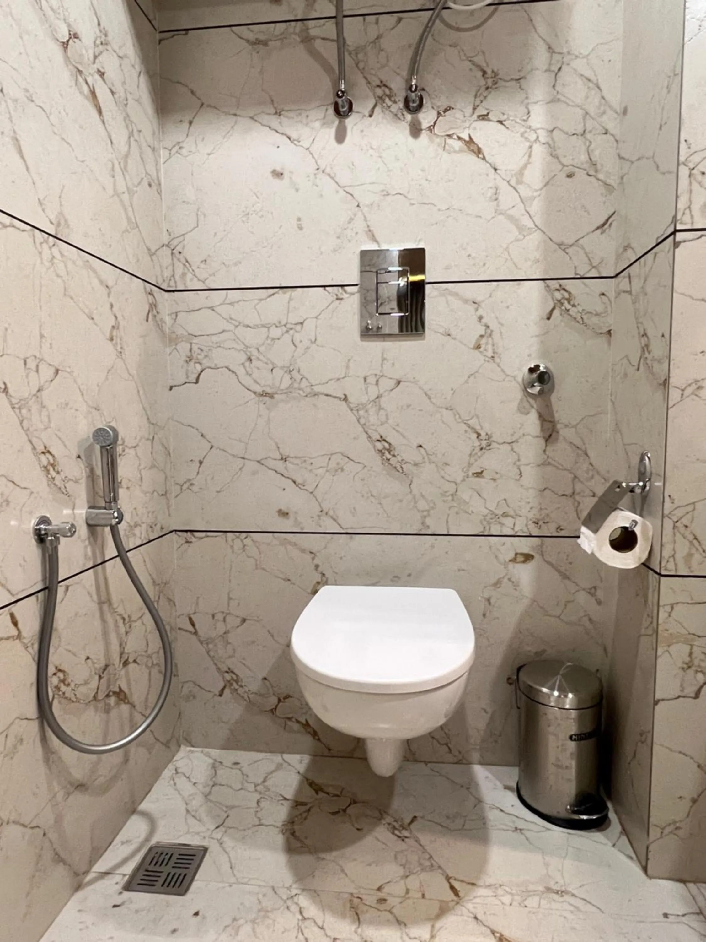 Toilet in North Deodar Resort, Kasol