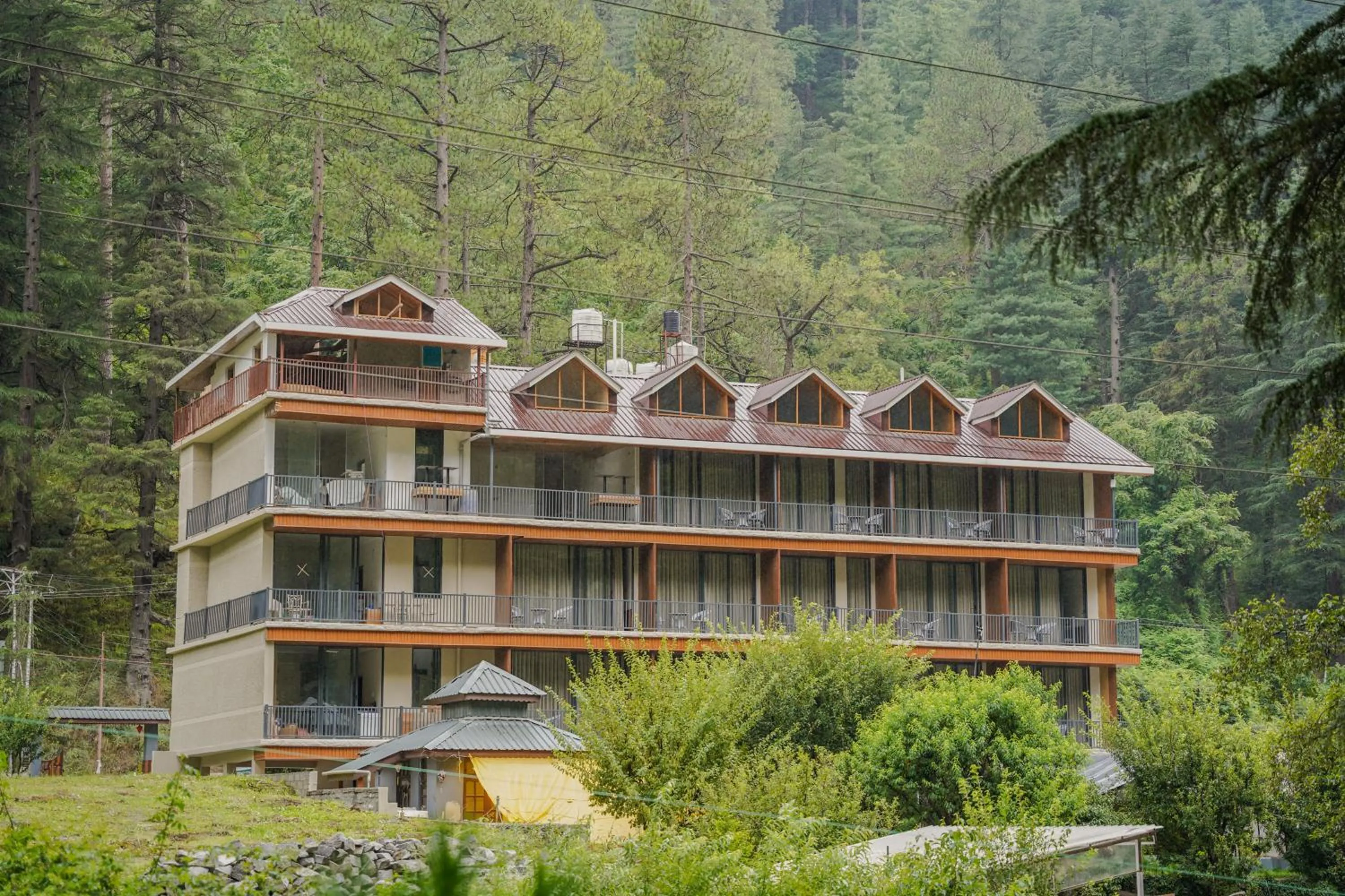 Property building in North Deodar Resort, Kasol