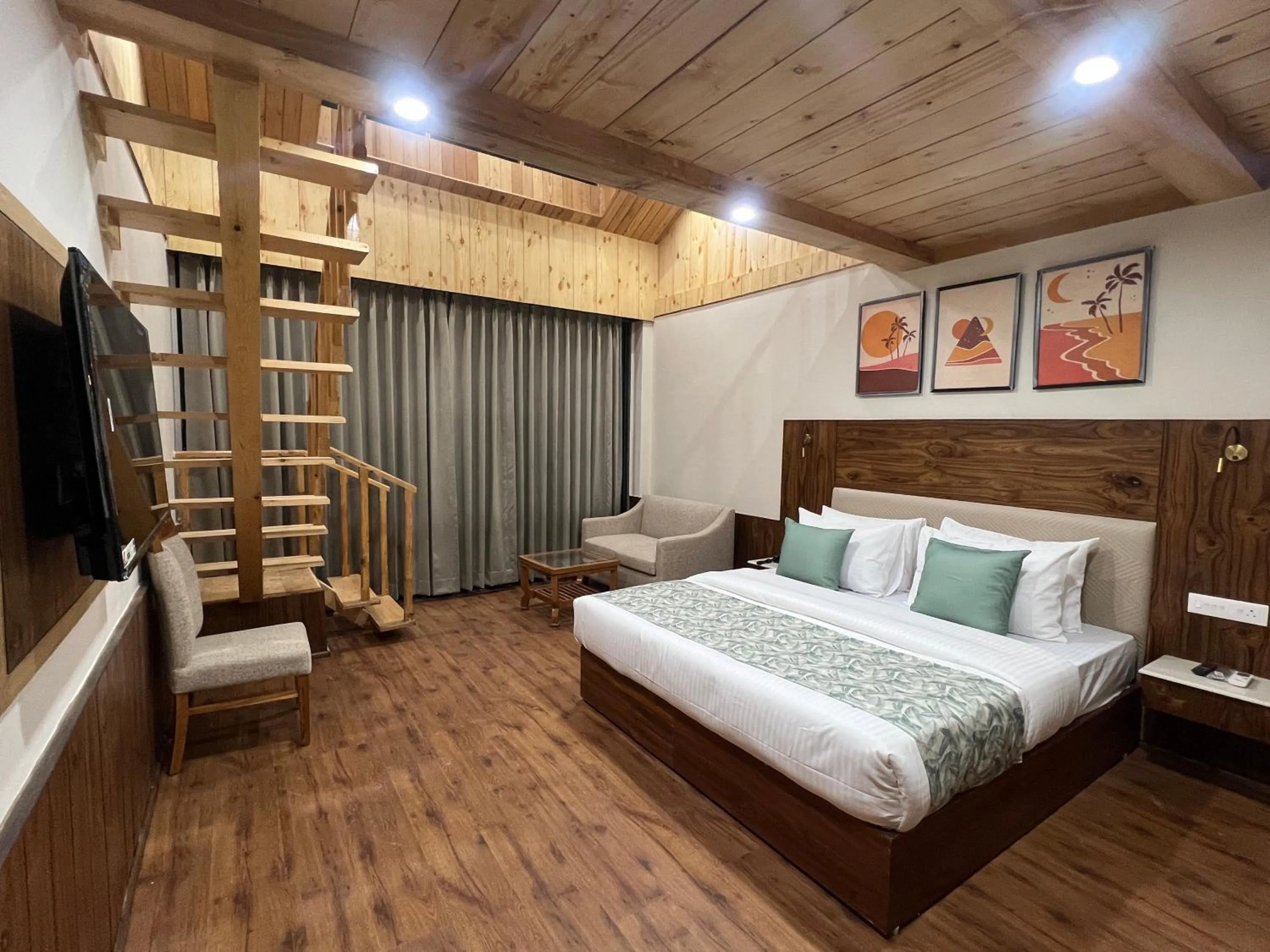 Living room, Bed in North Deodar Resort, Kasol