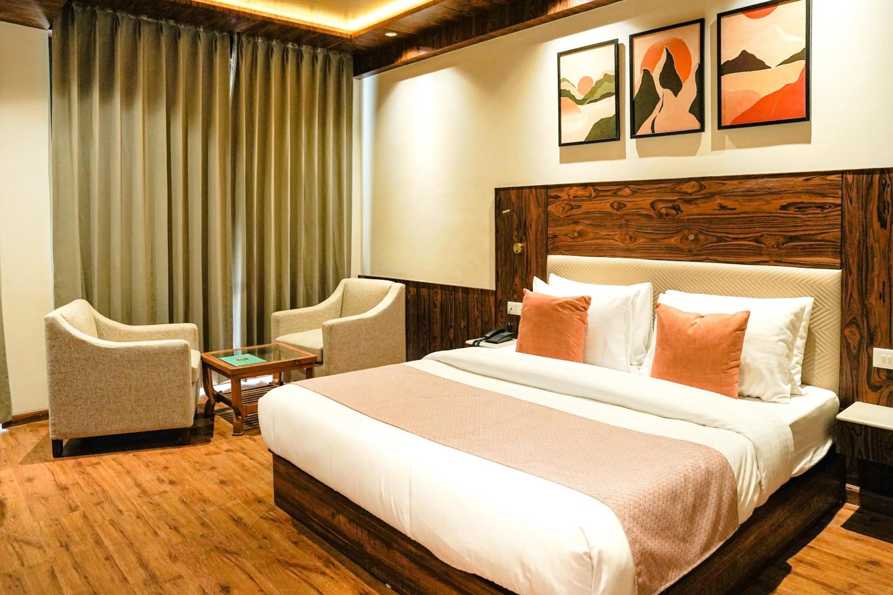 Living room, Bed in North Deodar Resort, Kasol