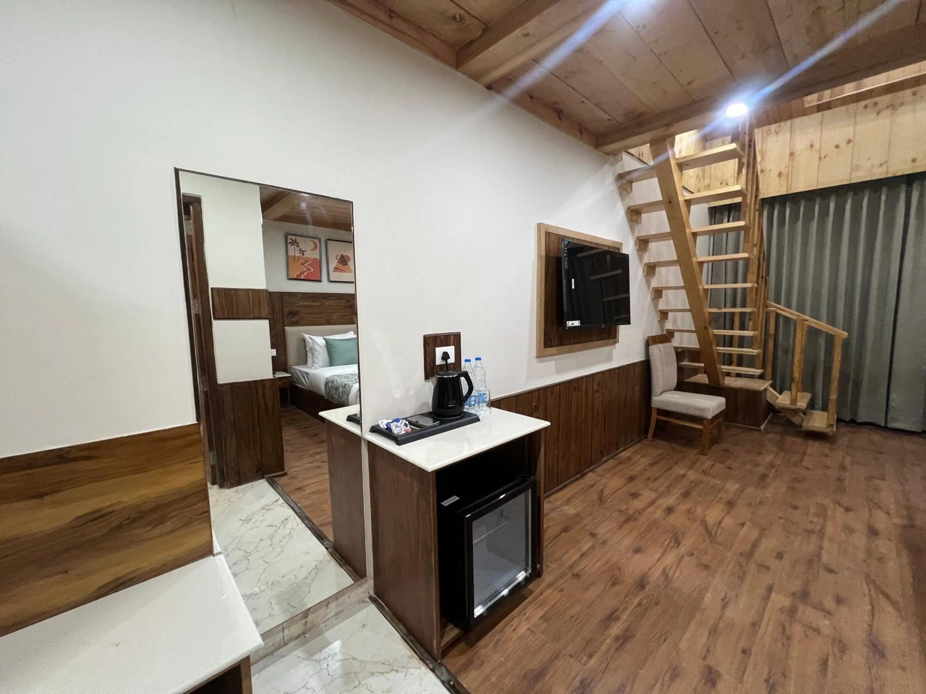 TV and multimedia in North Deodar Resort, Kasol