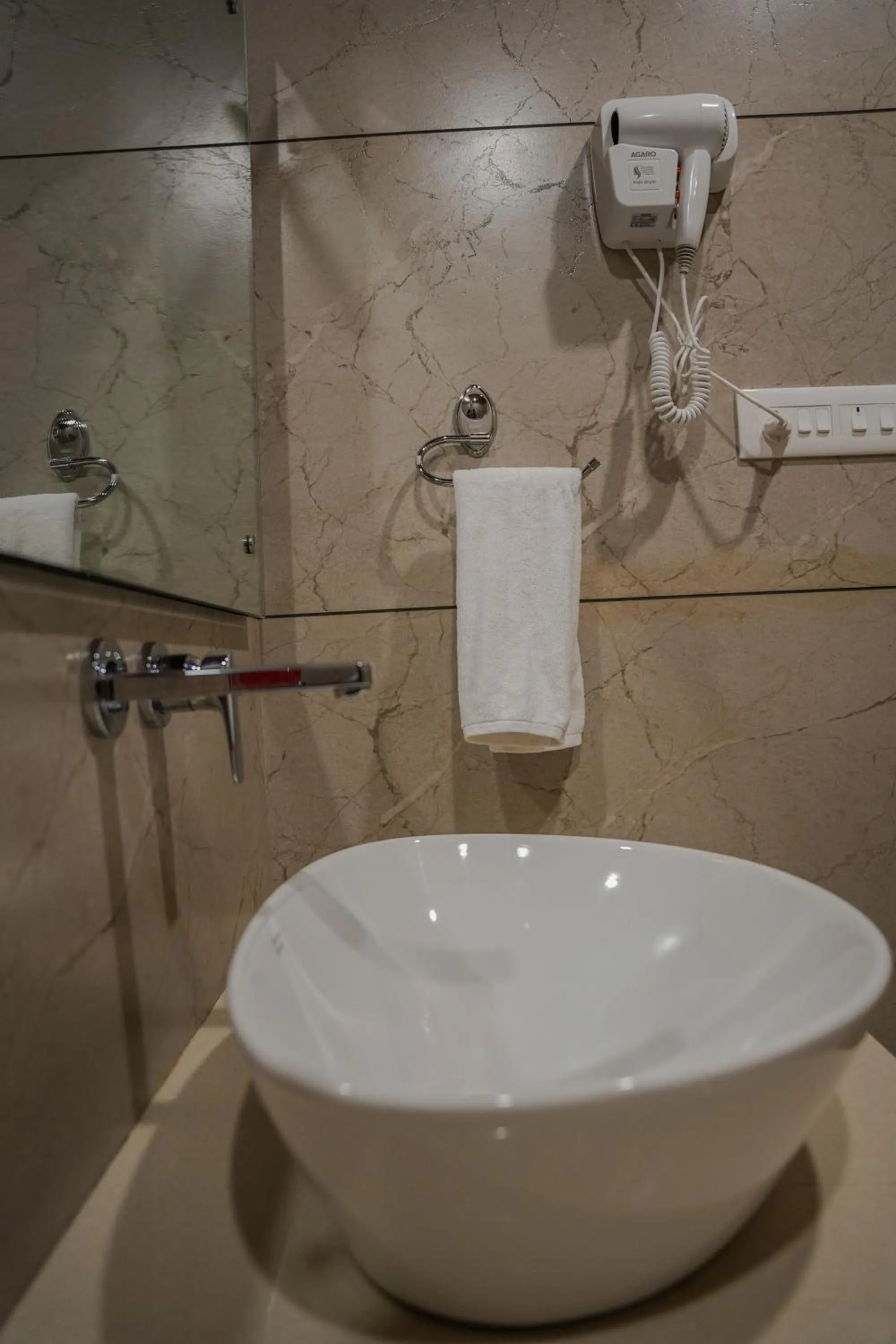 Bathroom in North Deodar Resort, Kasol