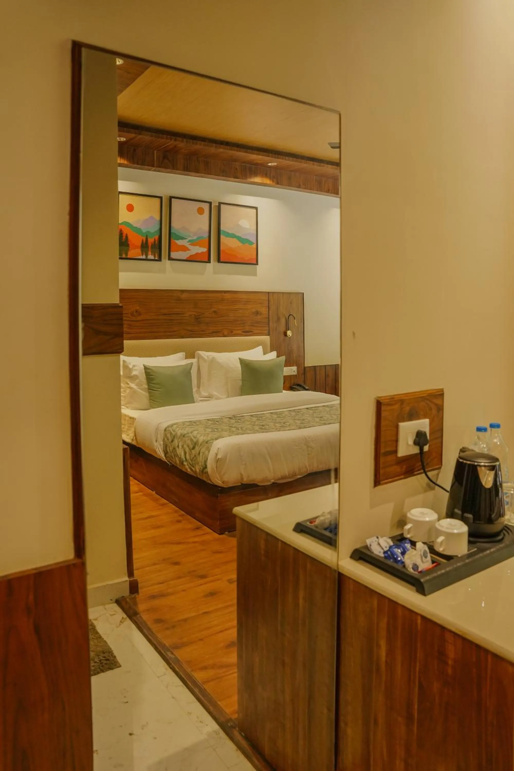 Bedroom, Bed in North Deodar Resort, Kasol