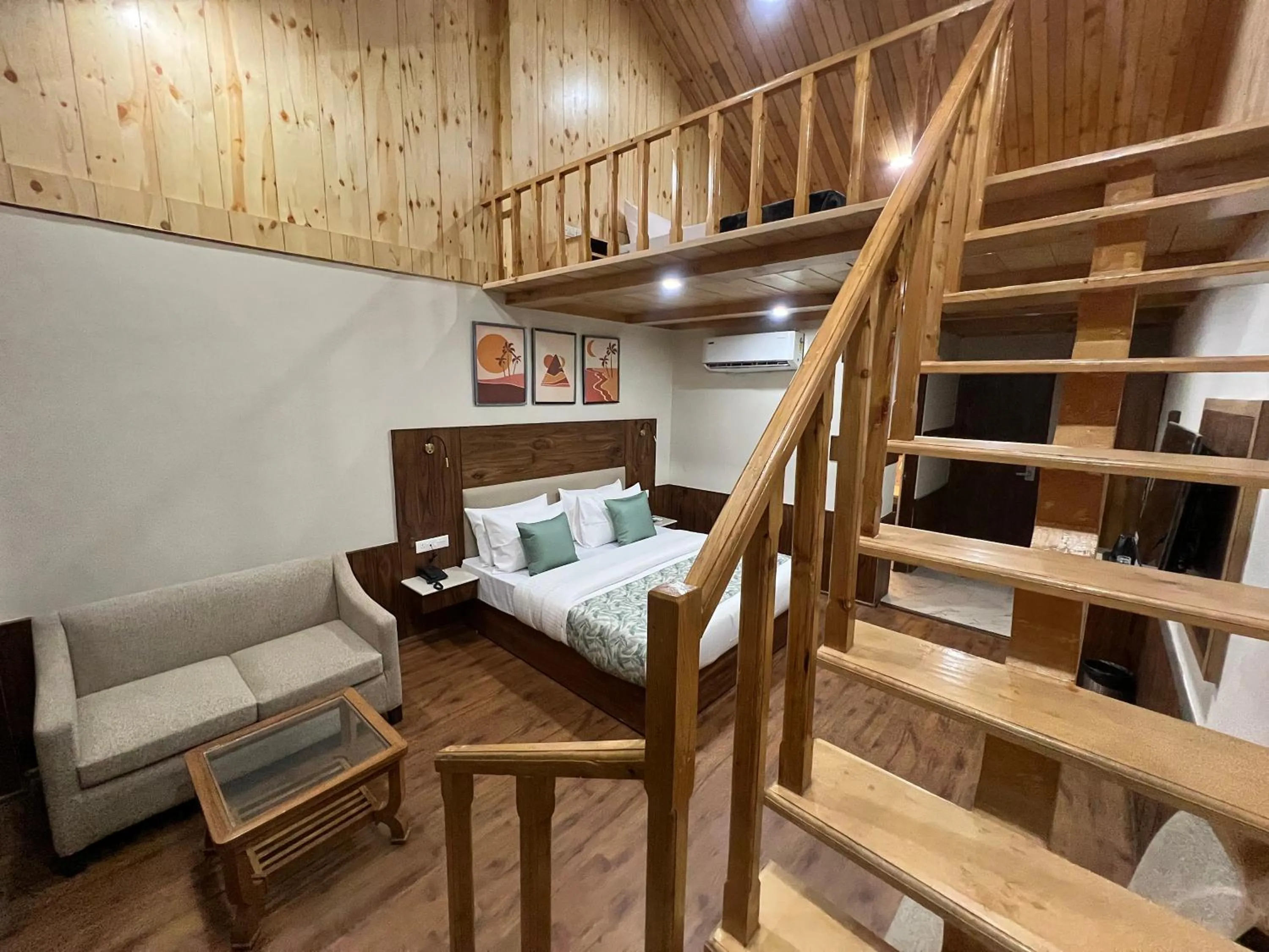 Living room in North Deodar Resort, Kasol