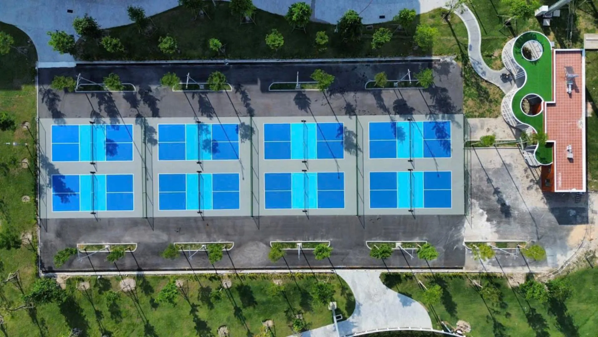 Tennis court in Mey Mansion Hotel Phu Quoc