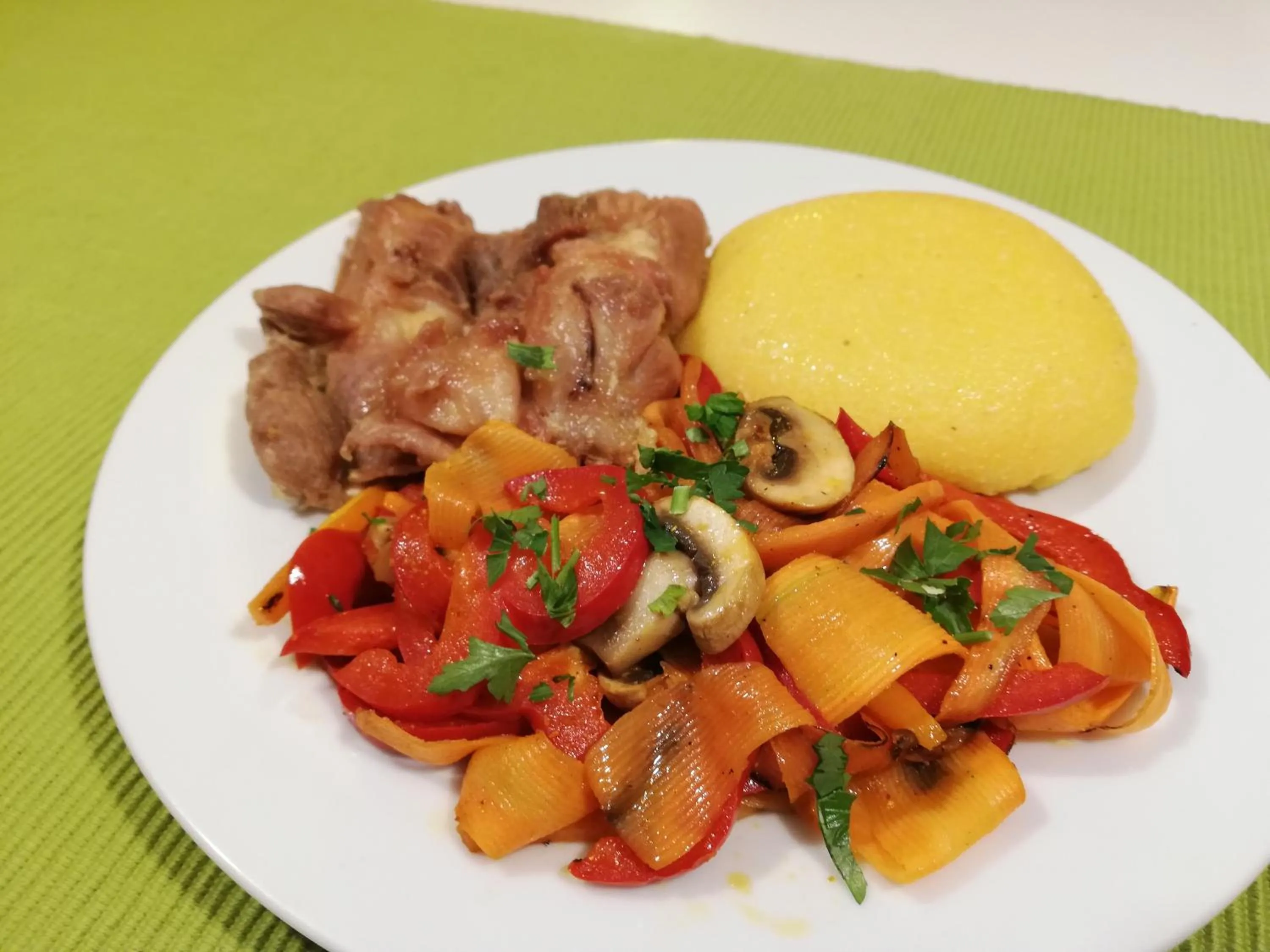 Food in Pensiunea Happy Inn