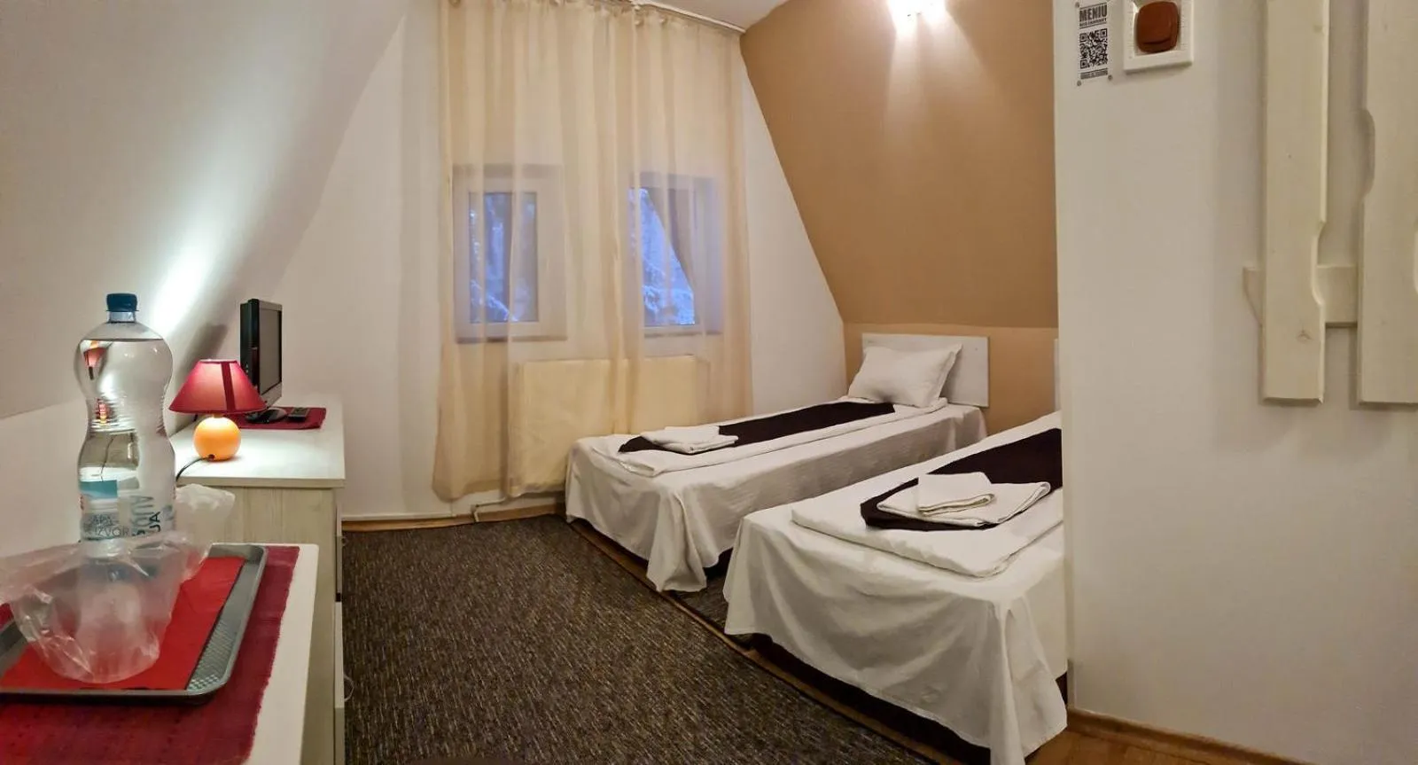 Bed in Pensiunea Happy Inn