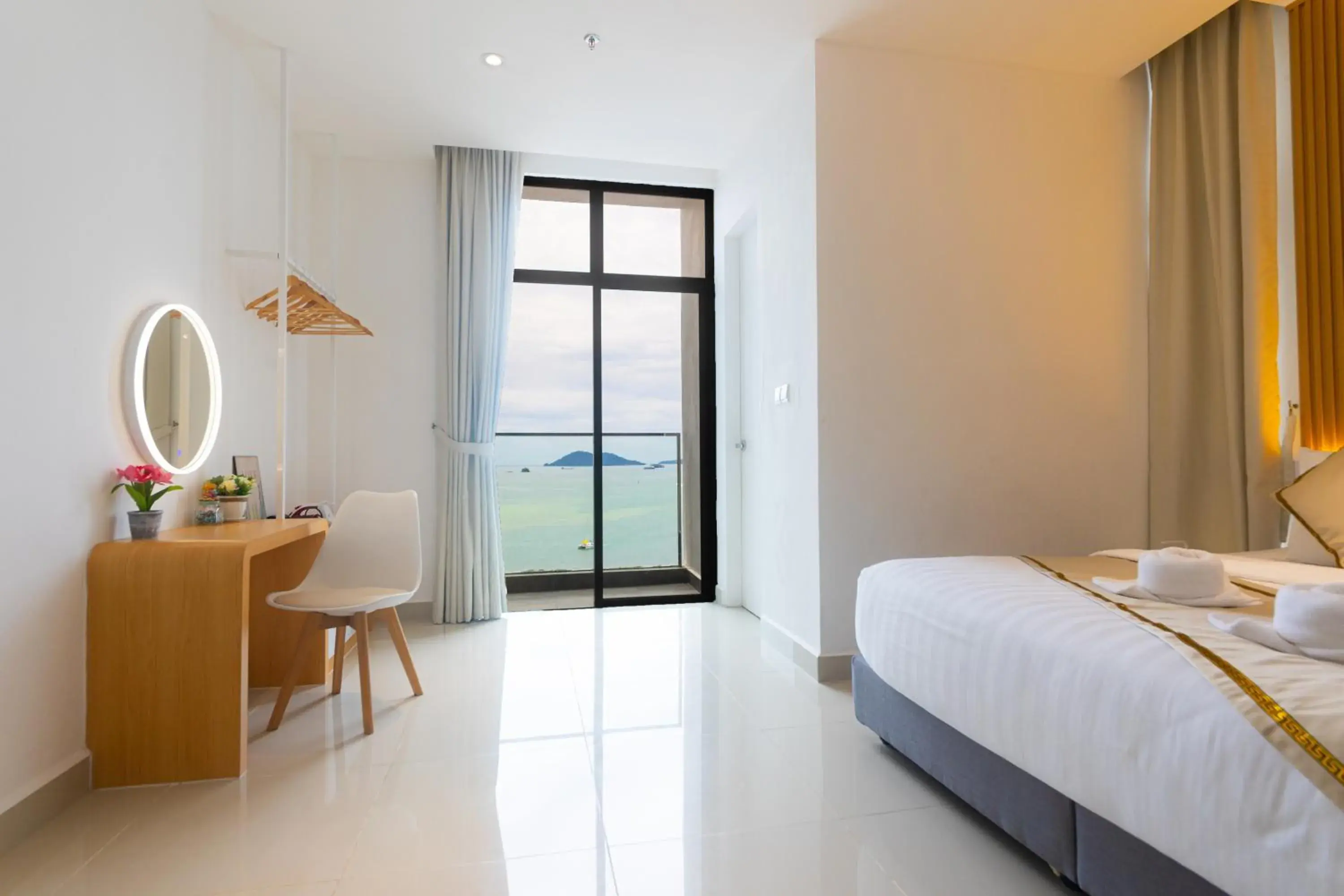 Suite with Sea View in 5StarPanda Seaview Suites at The Shore Kota Kinabalu Suite with Sea View in 5StarPanda Seaview Suites at The Shore Kota Kinabalu
