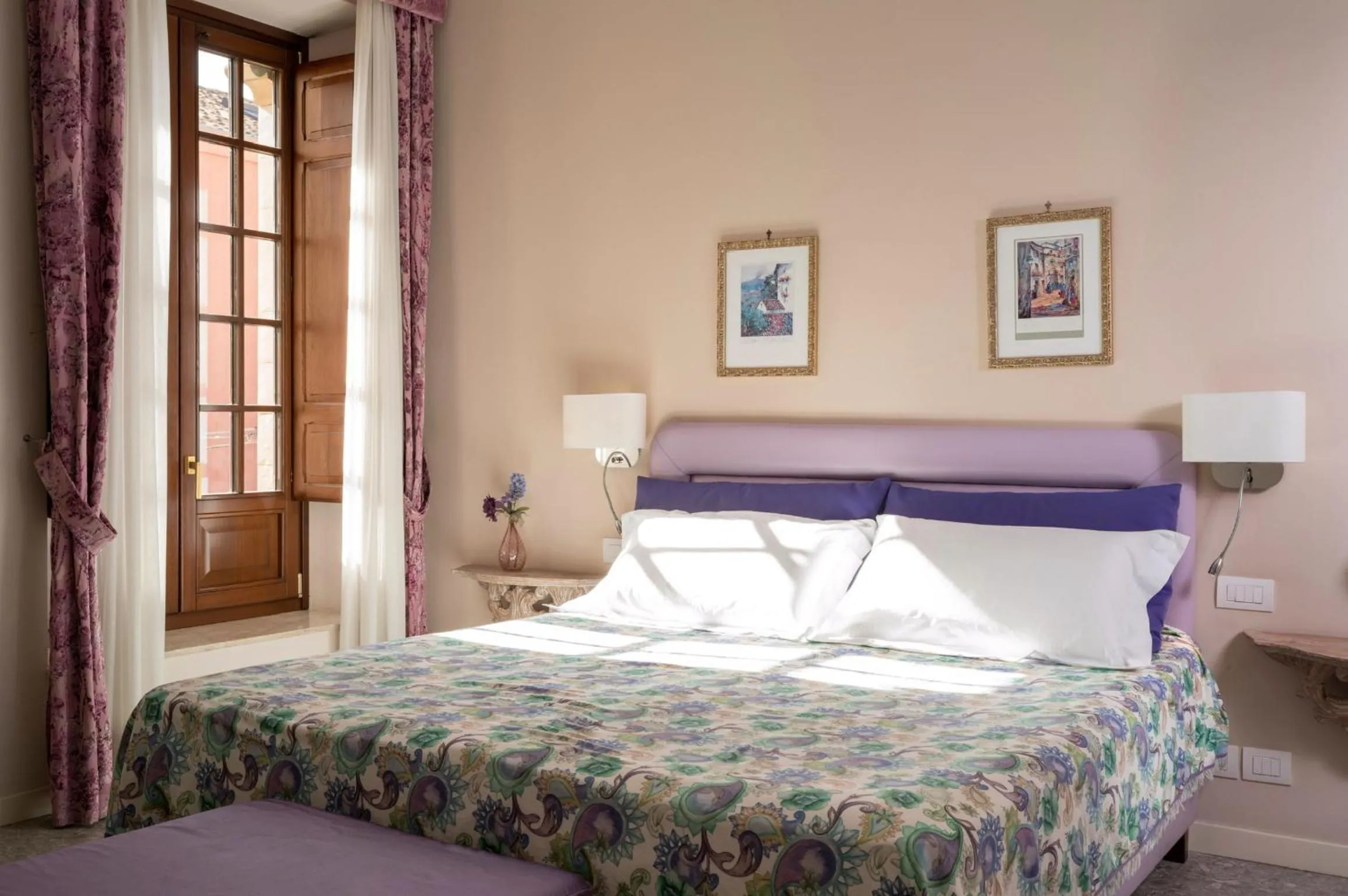 Bed in Porta Di Mezzo Luxury Suites & Rooms
