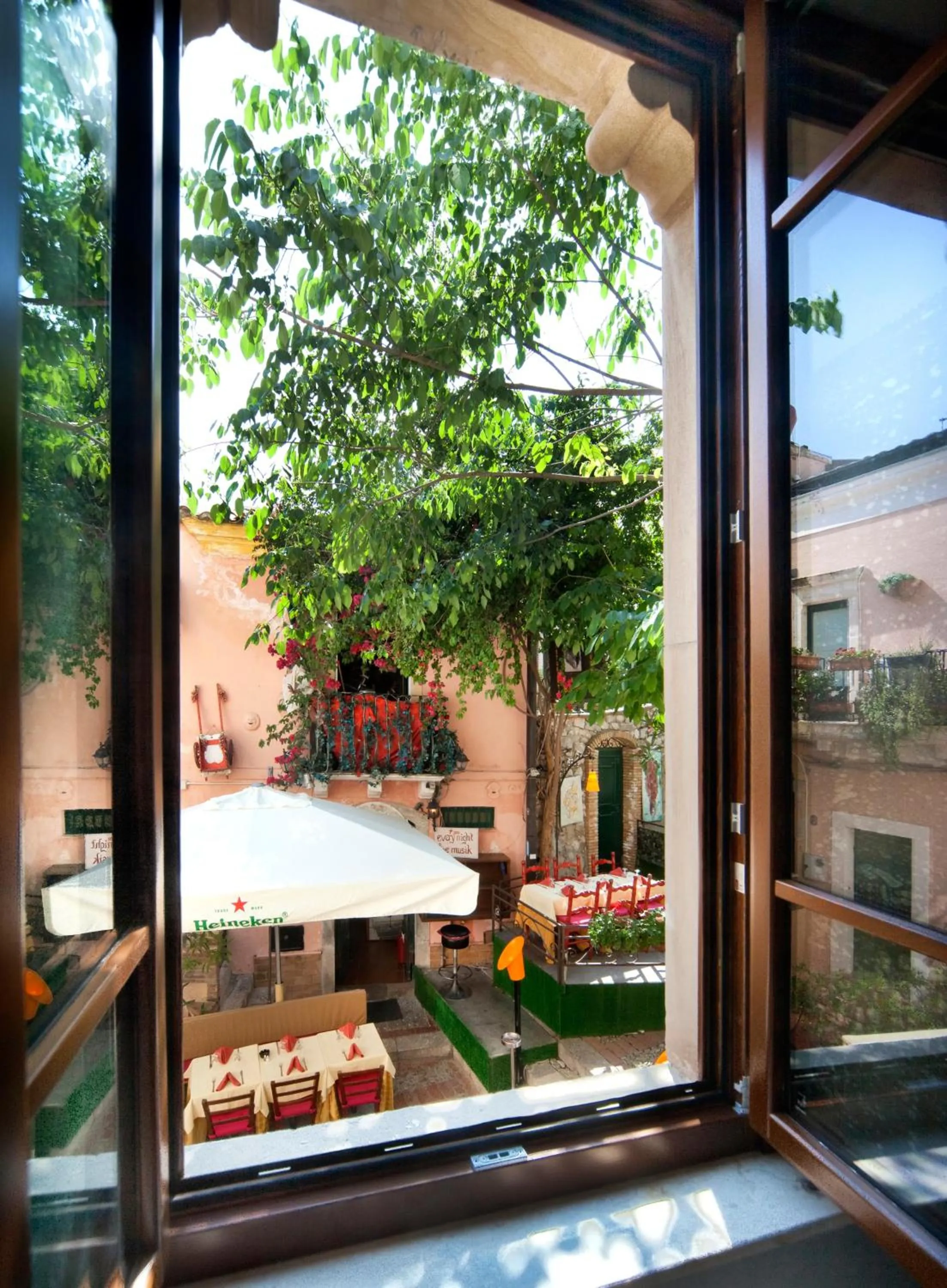 Street view in Porta Di Mezzo Luxury Suites & Rooms