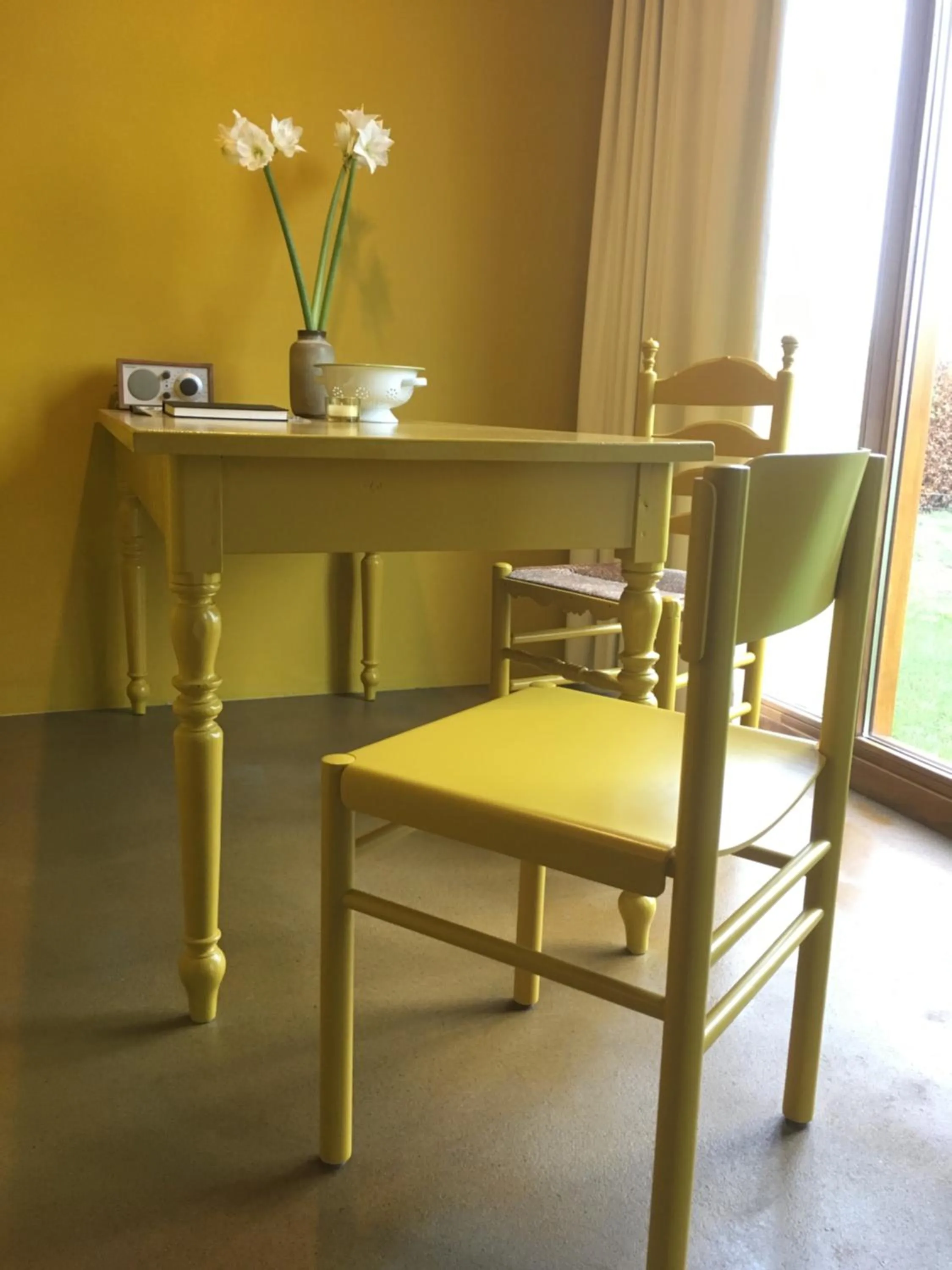 Seating area in De Kemp B&B & Studio's