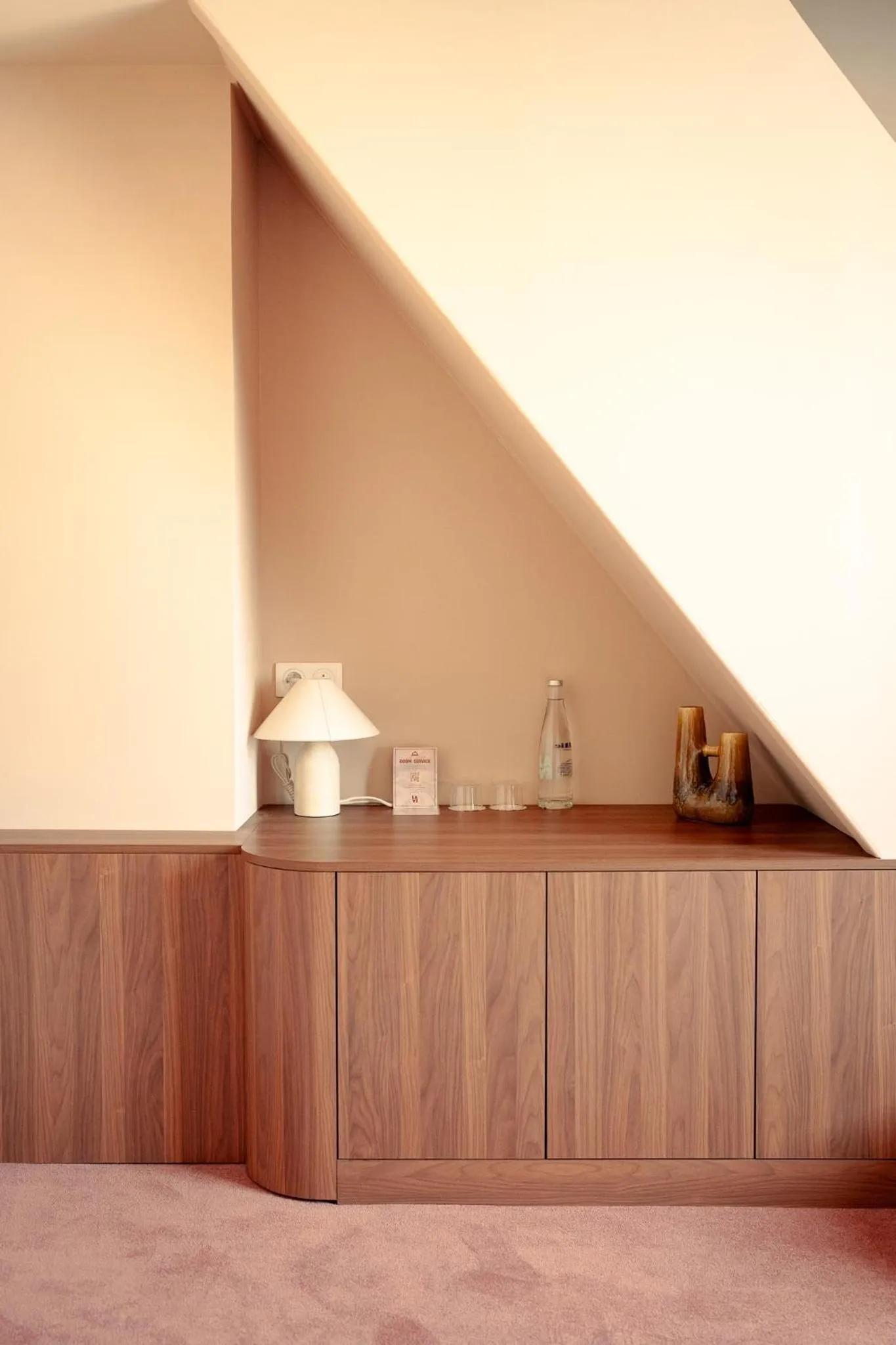 Photo of the whole room in LALA Hôtel