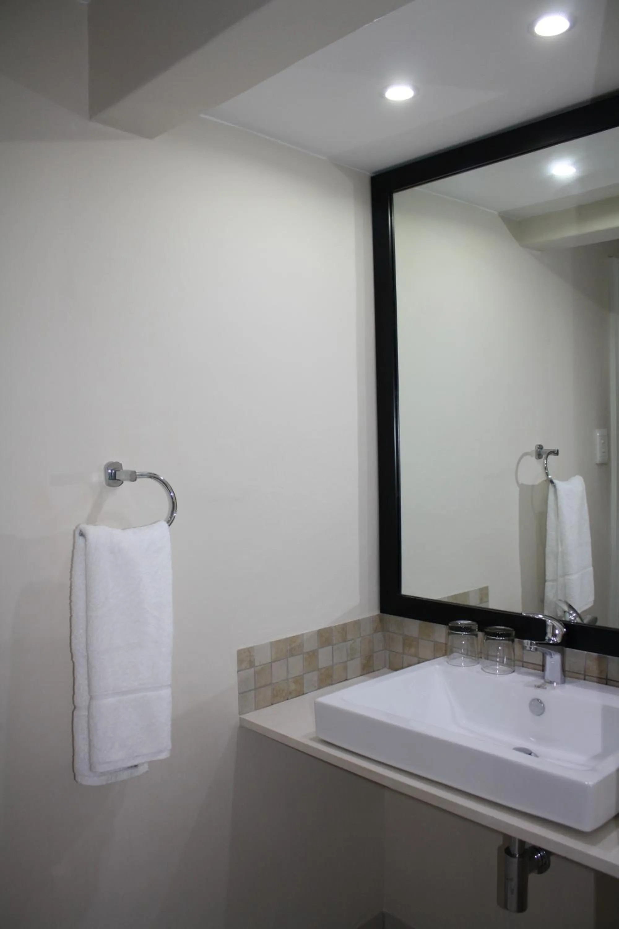 Bathroom in Madeline Grove Bed & Breakfast