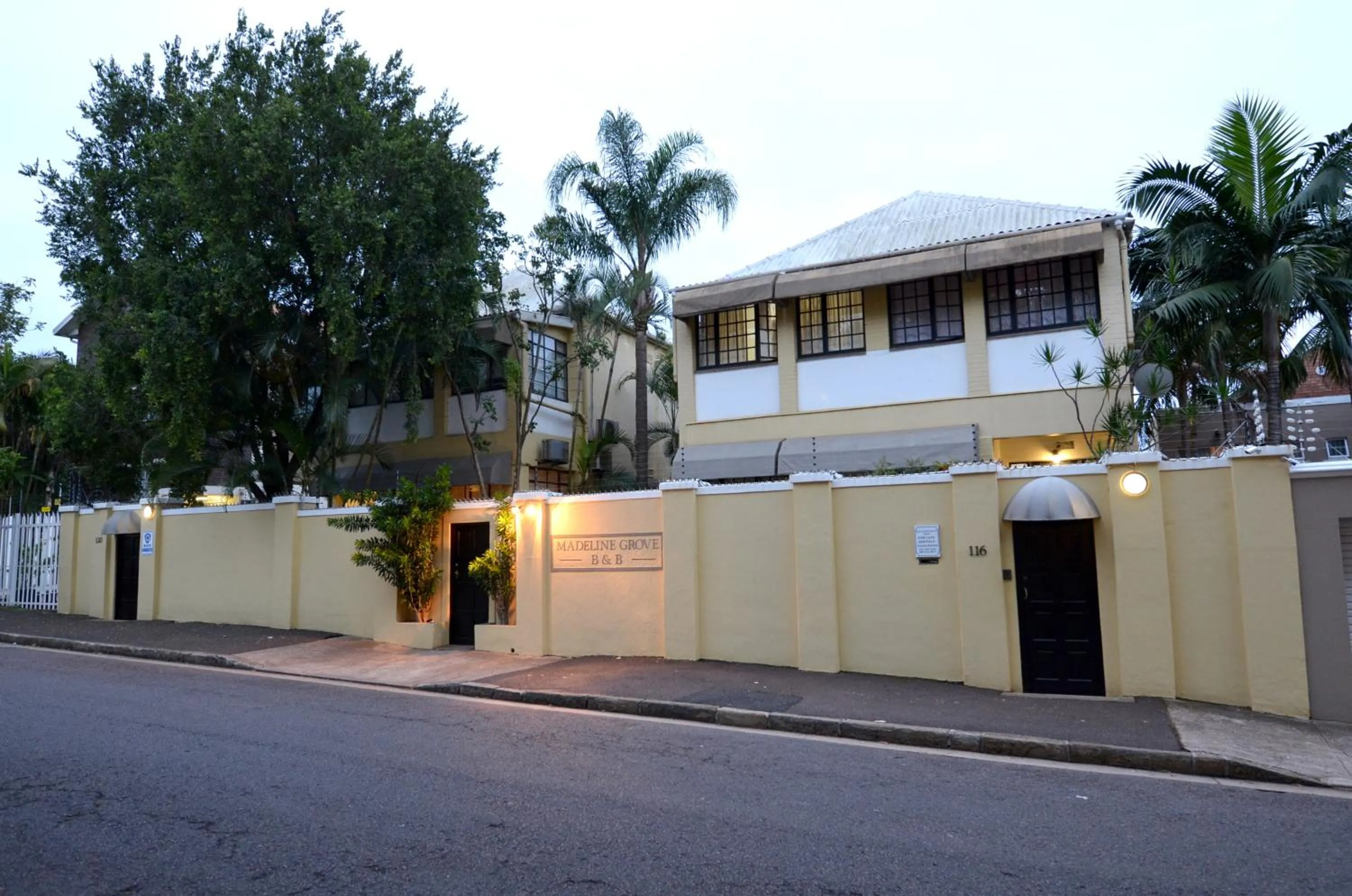 Property building in Madeline Grove Bed & Breakfast