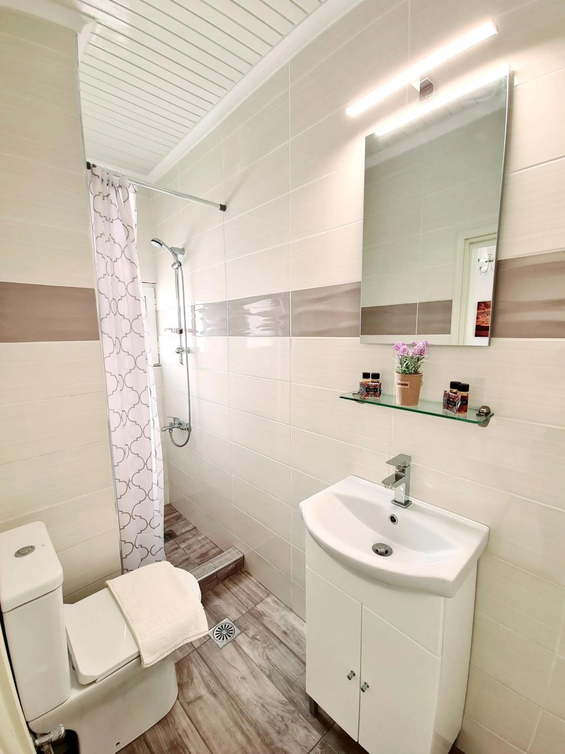 Shower in Avra Rooms