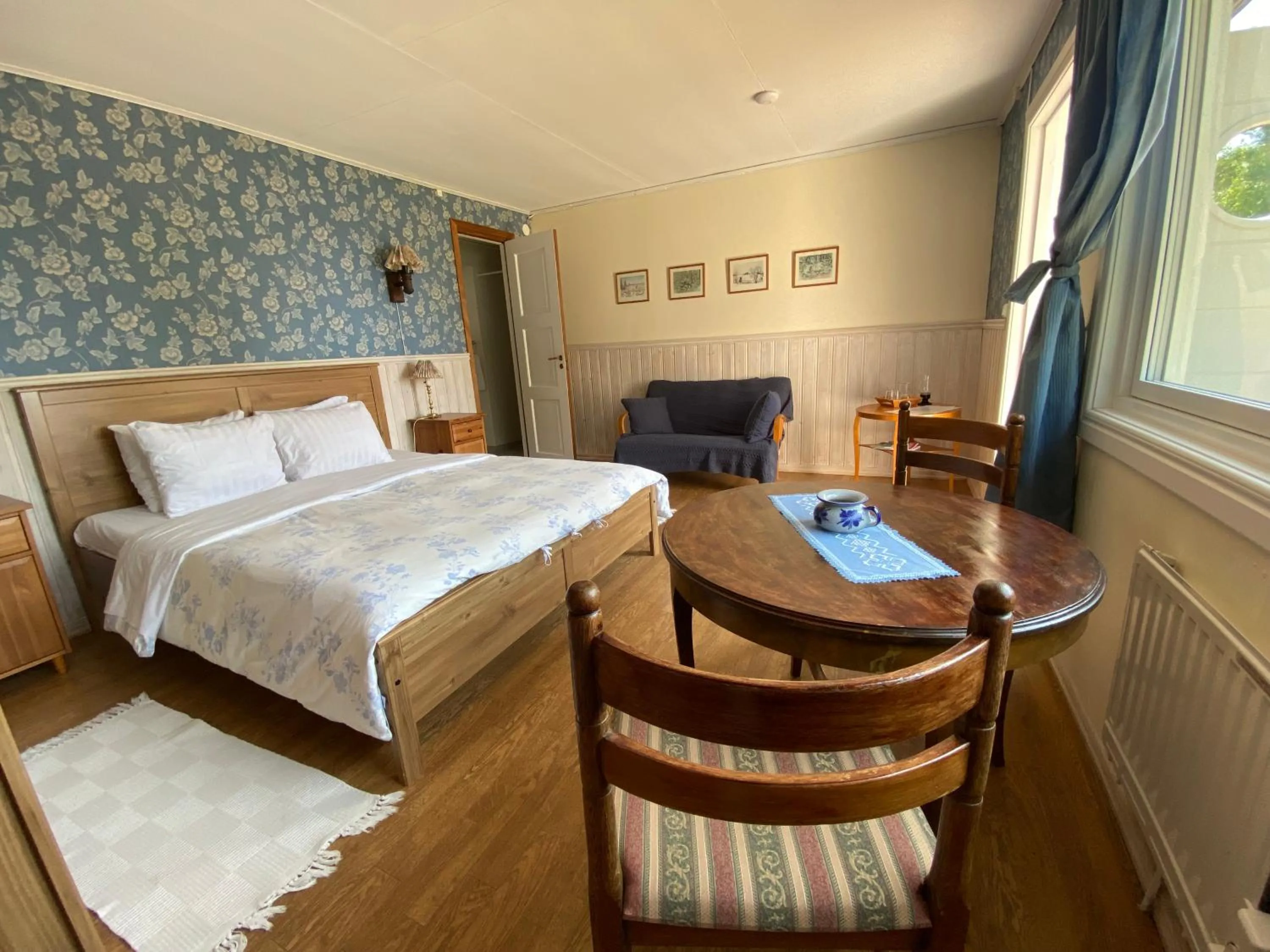 Photo of the whole room in Bolmsö B&B