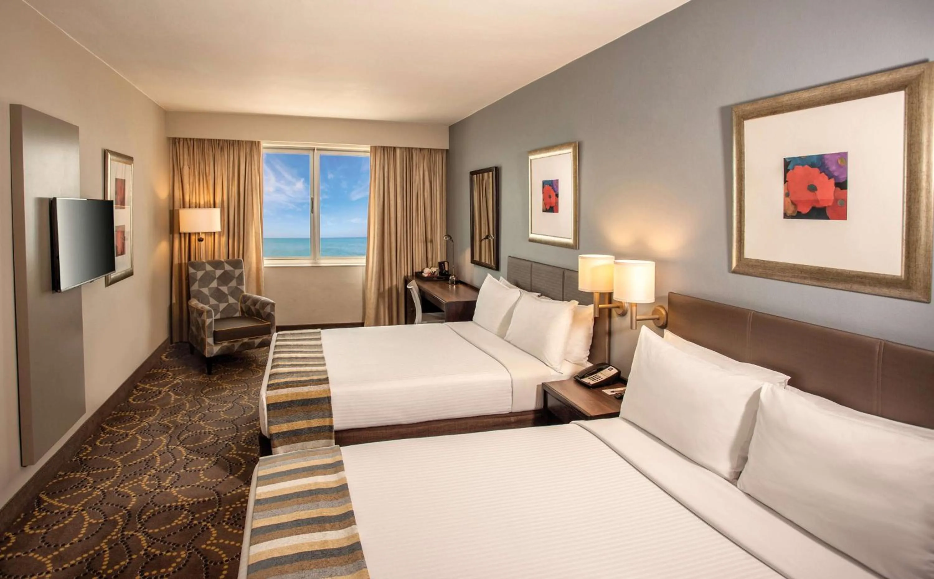 Bedroom, Bed in Garden Court South Beach