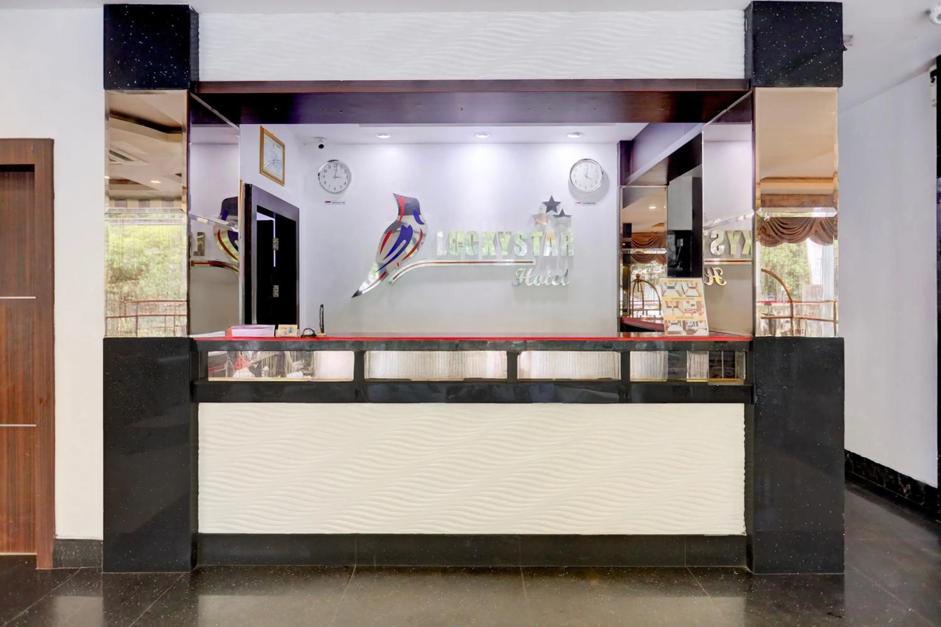 Lobby or reception in Townhouse Oak Batam near Grand Batam Mall formerly Lucky Star Hotel