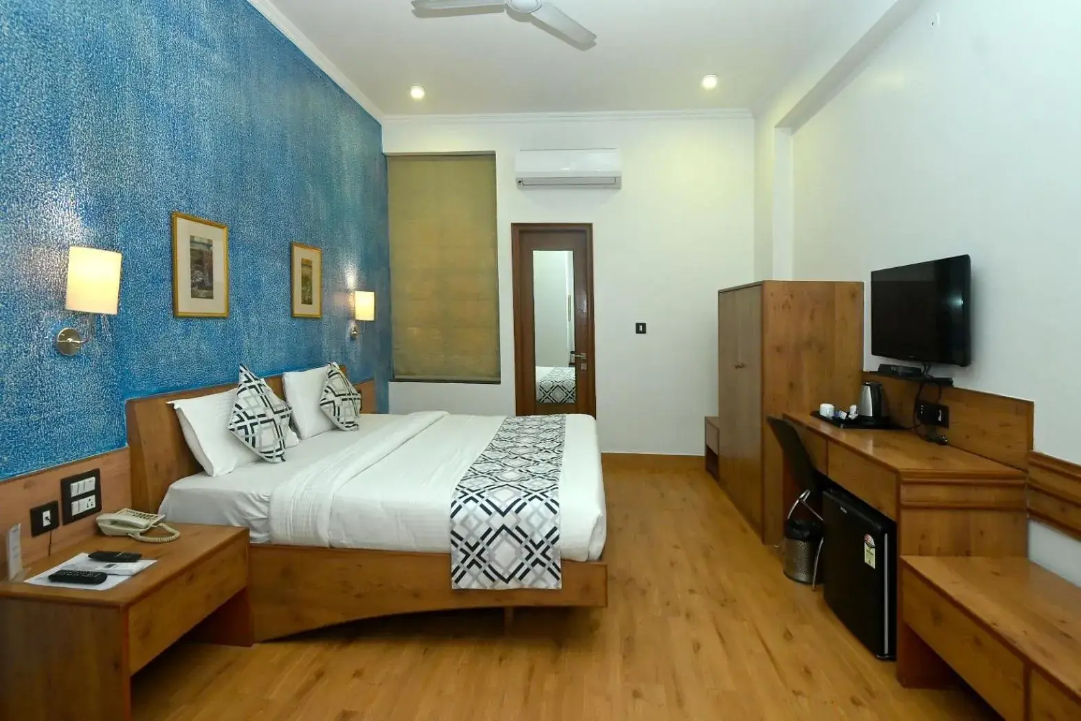 Superior Double Room in Hotel Yulia Superior Double Room in Hotel Yulia