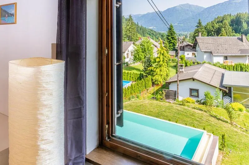 Apartment with Pool View  in Haus Sieben - Singer Lydia