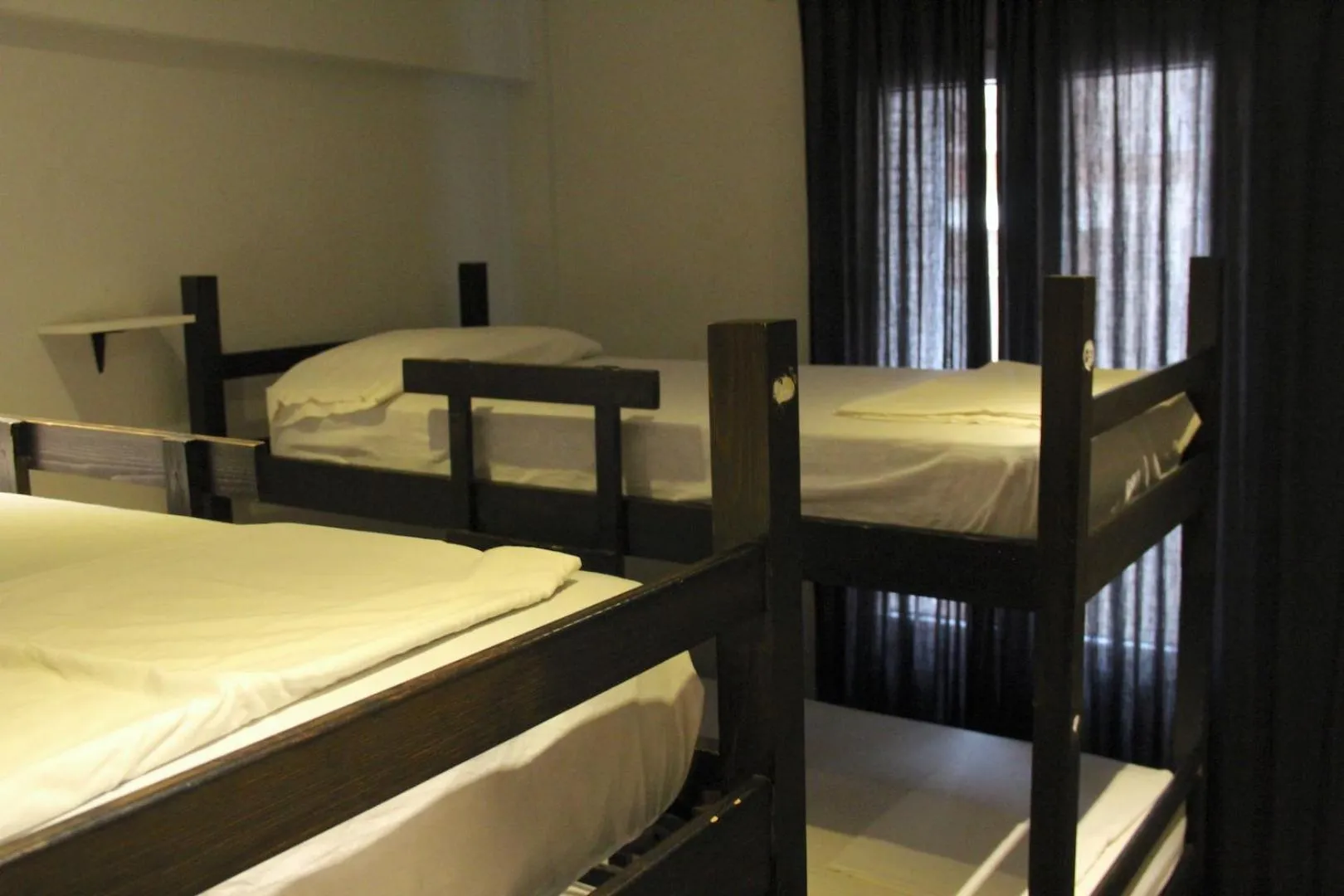 Bathroom, Bed in Oasis Backpackers' Toledo