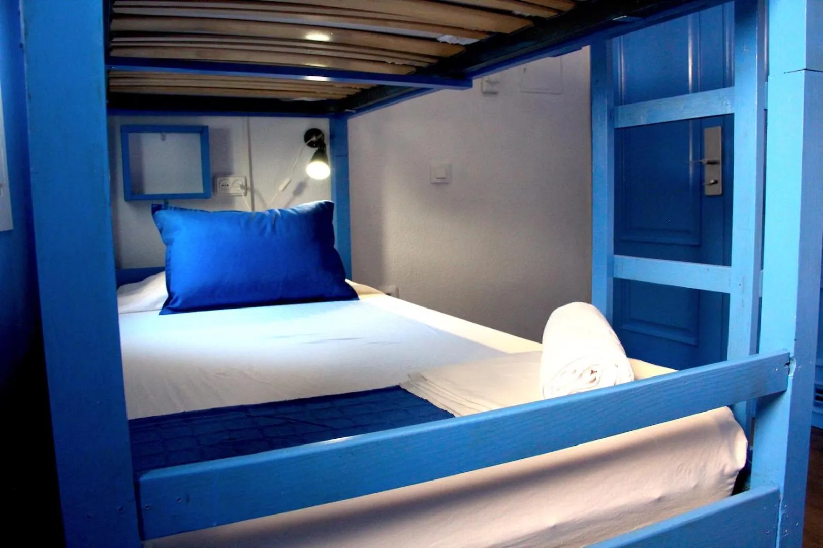 Bathroom, Bed in Oasis Backpackers' Toledo