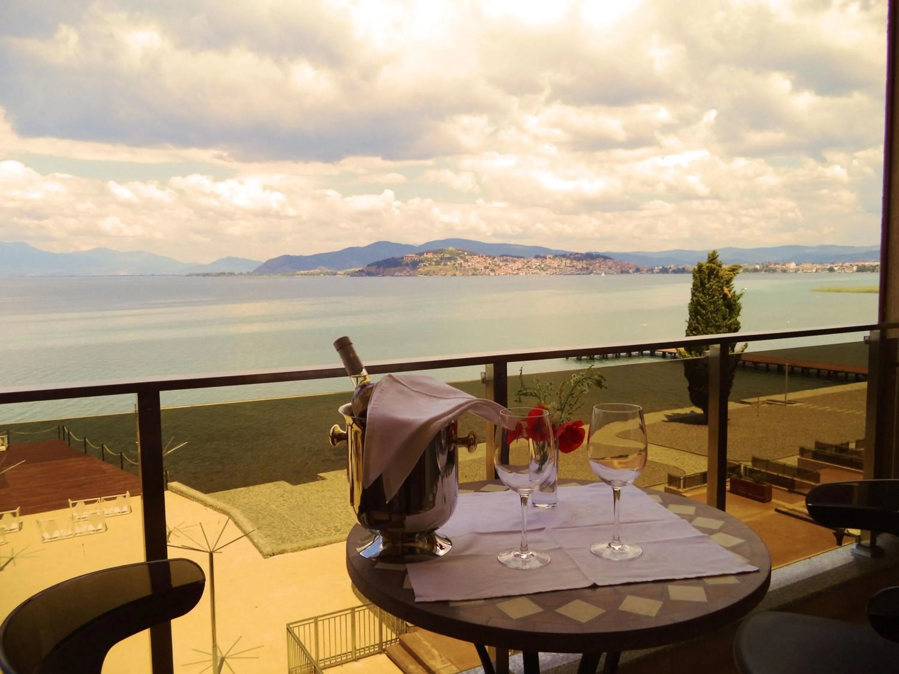 Food and drinks in Park Lakeside Ohrid