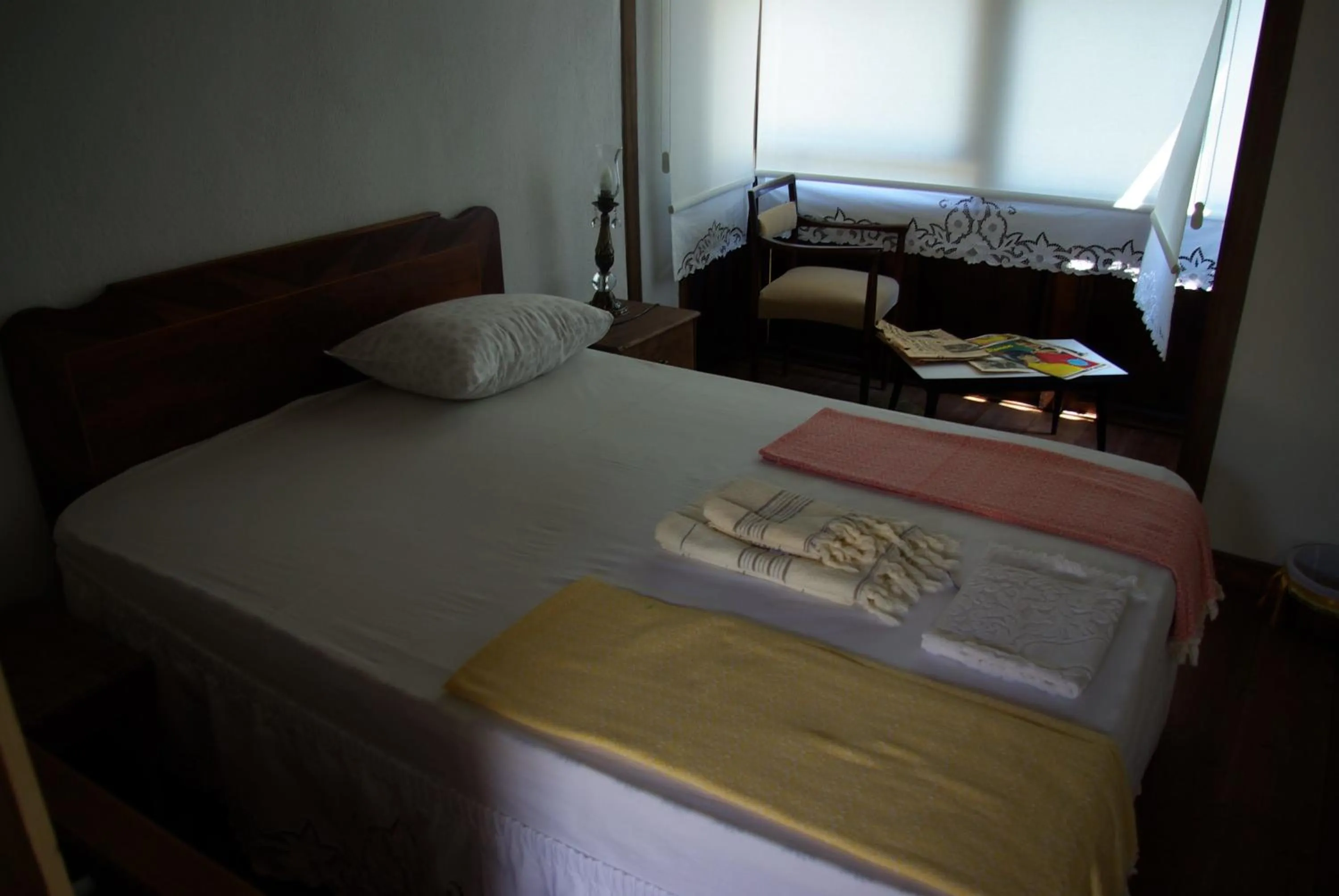 Photo of the whole room in Birgi Hotel Saliha Hanim Tas Konak