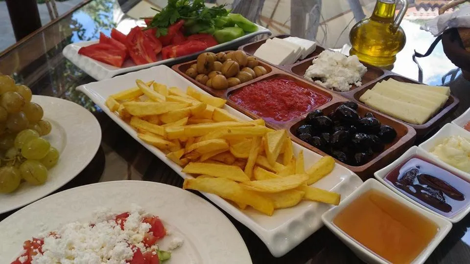 Restaurant/places to eat in Birgi Hotel Saliha Hanim Tas Konak