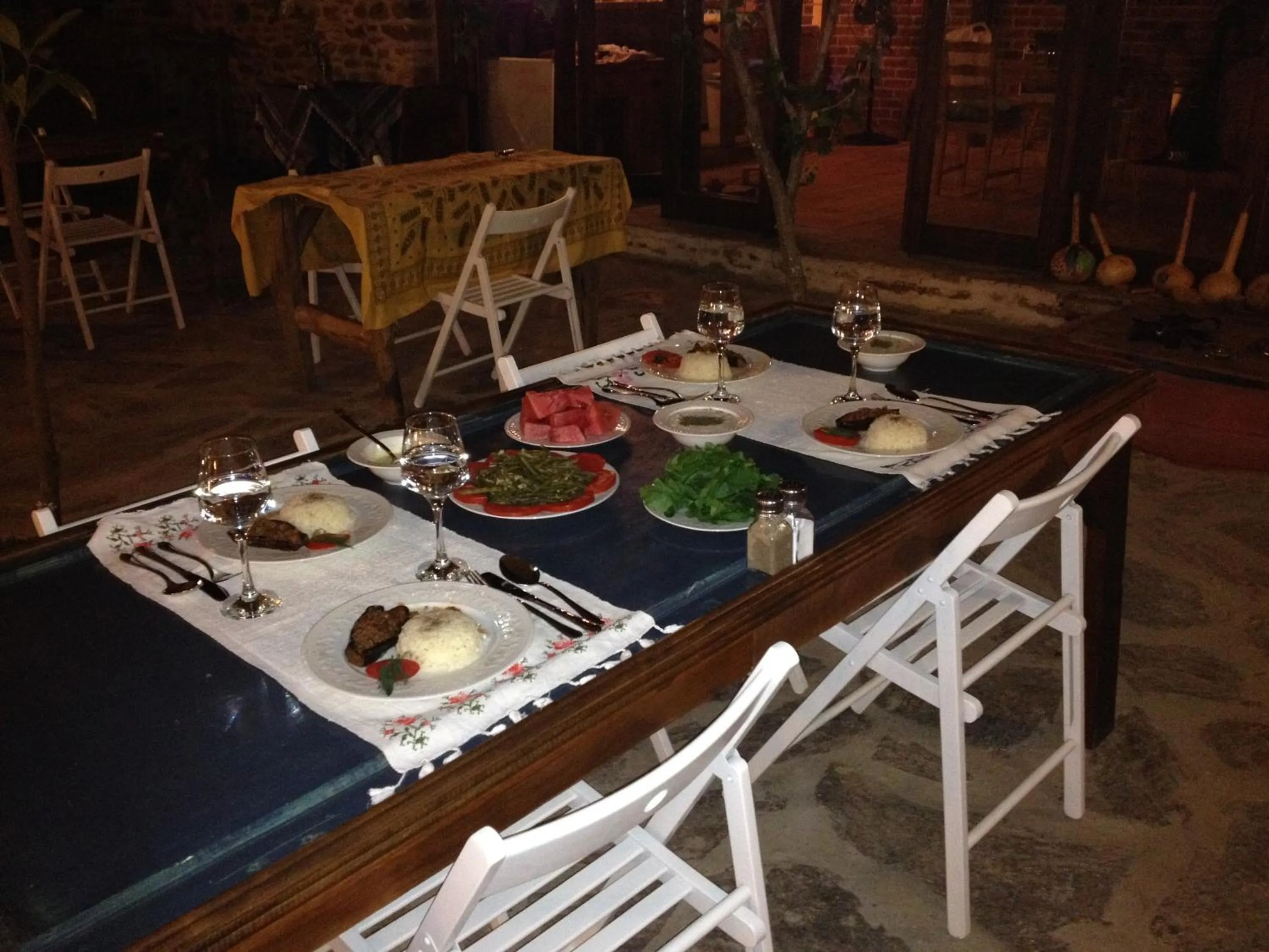 Restaurant/places to eat in Birgi Hotel Saliha Hanim Tas Konak